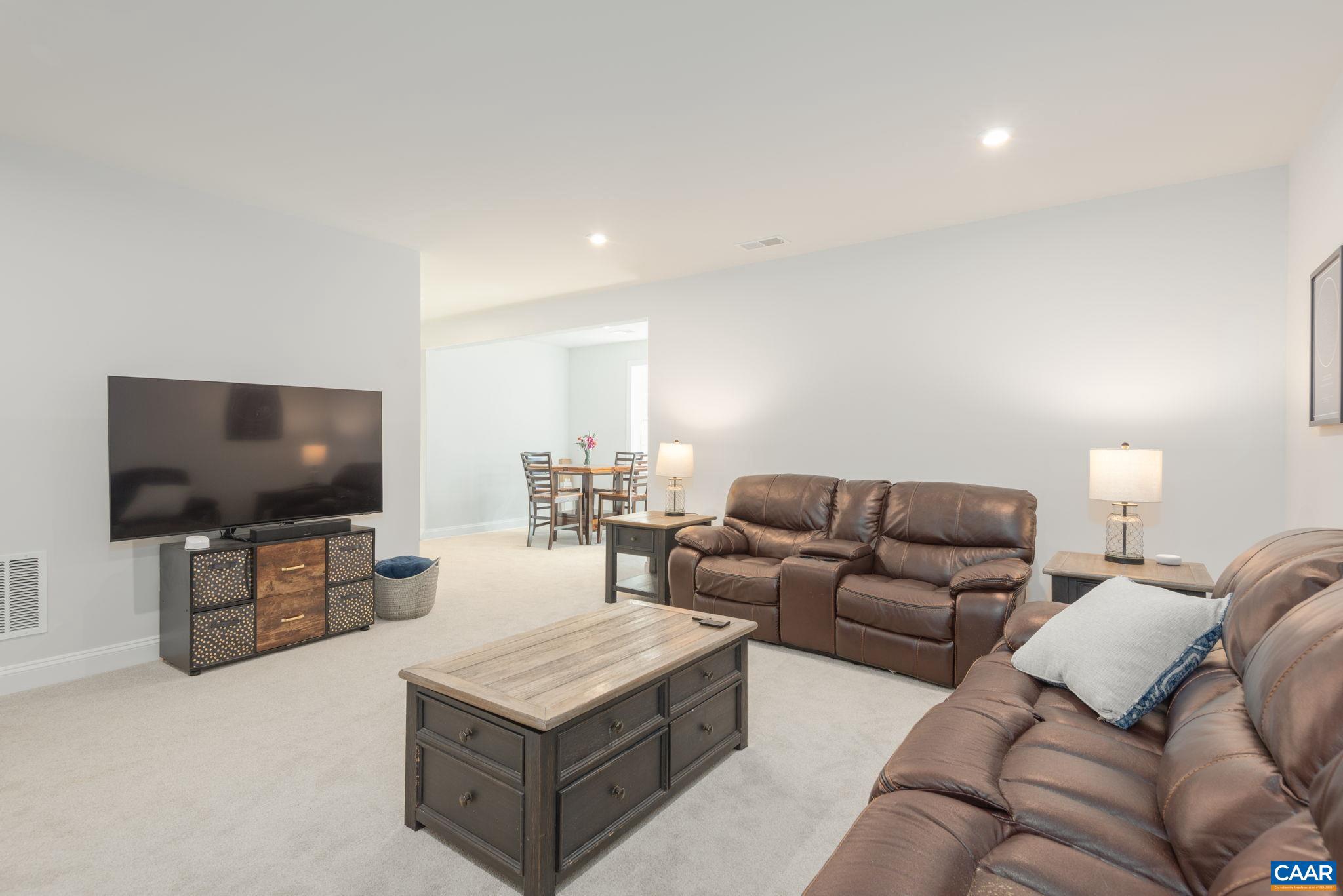 MEADOW BROOK - Residential