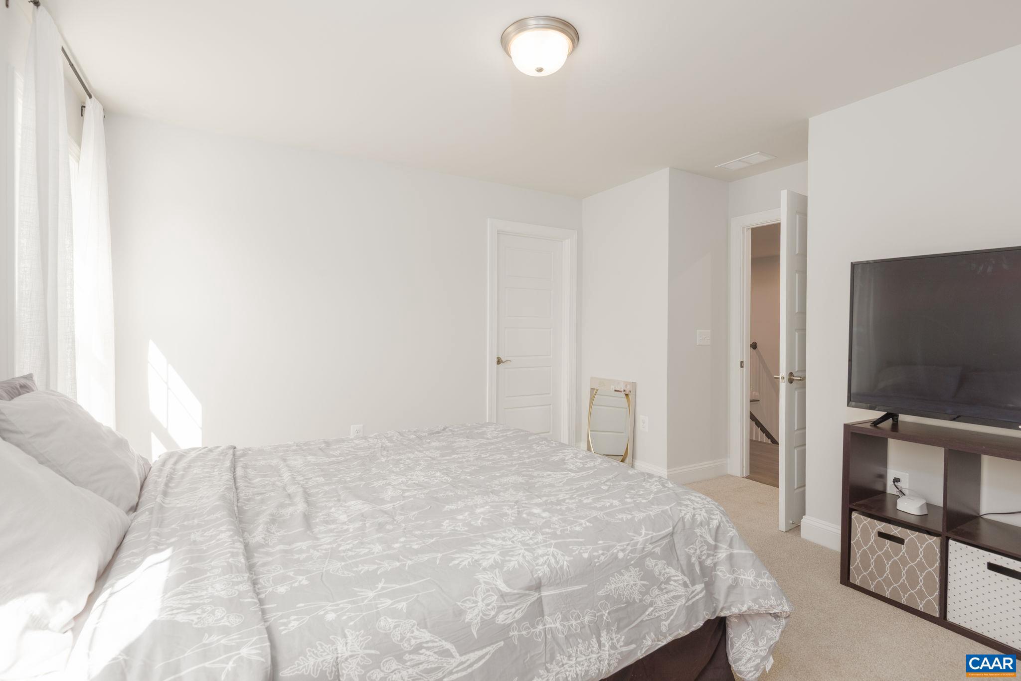 MEADOW BROOK - Residential