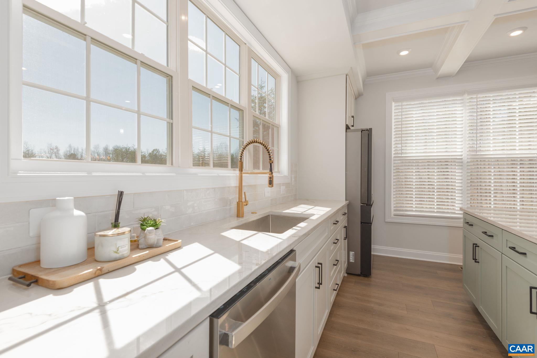 MEADOW BROOK - Residential