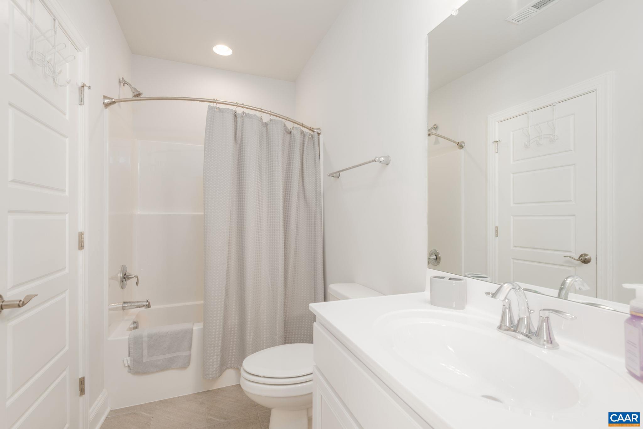 MEADOW BROOK - Residential