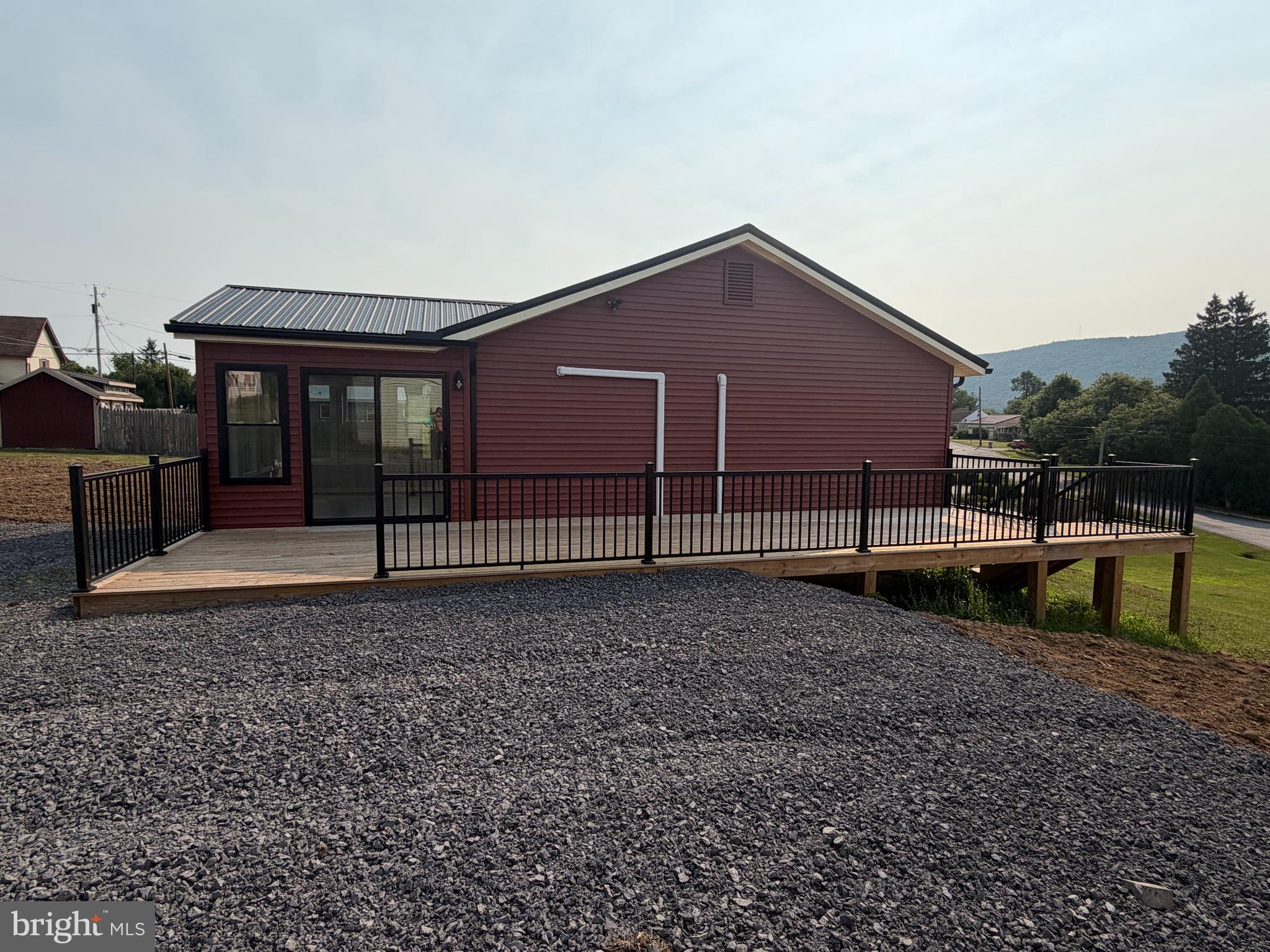 112 BUTTONWOOD LANE