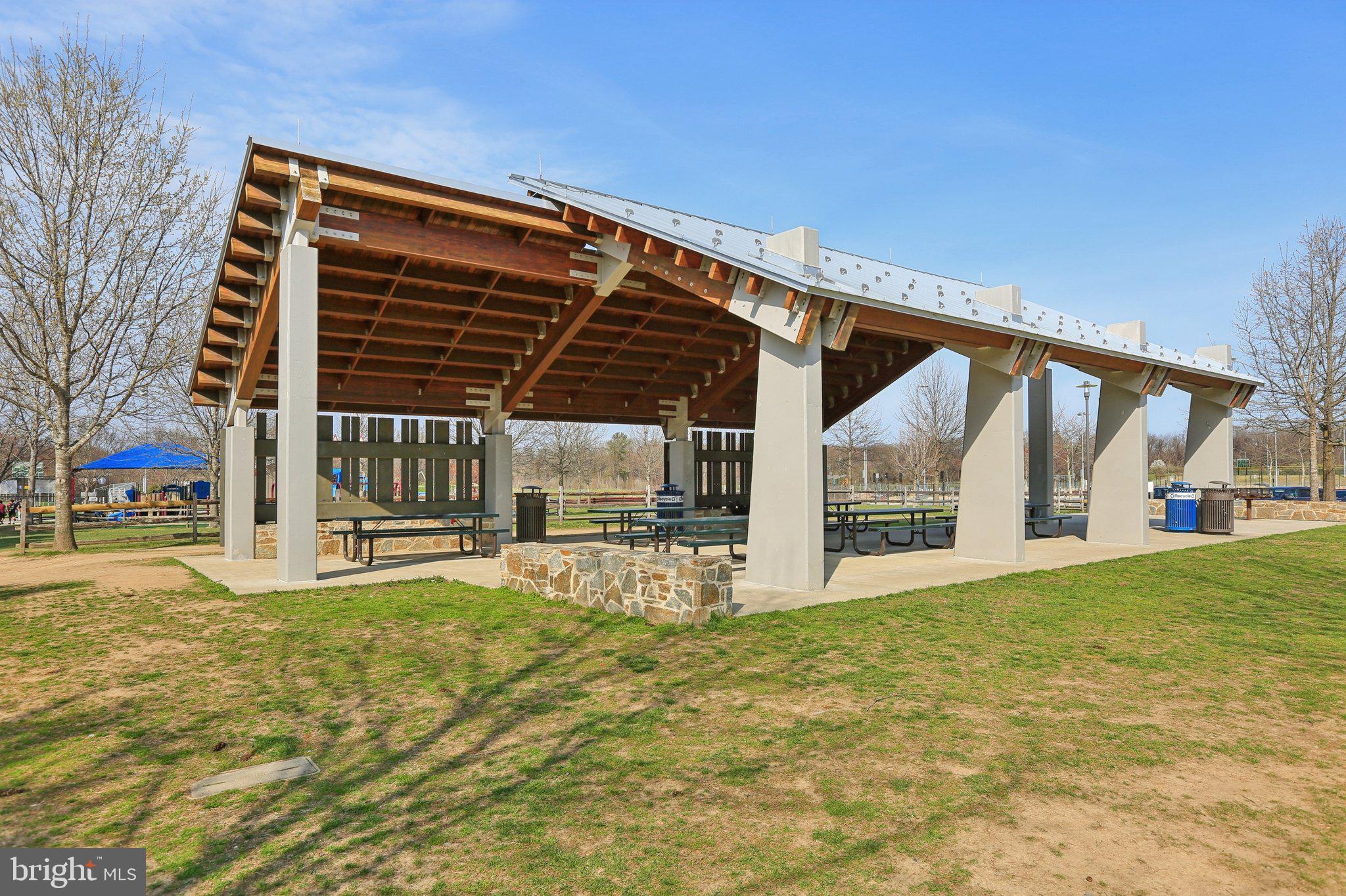 THUNDER HILL - Residential