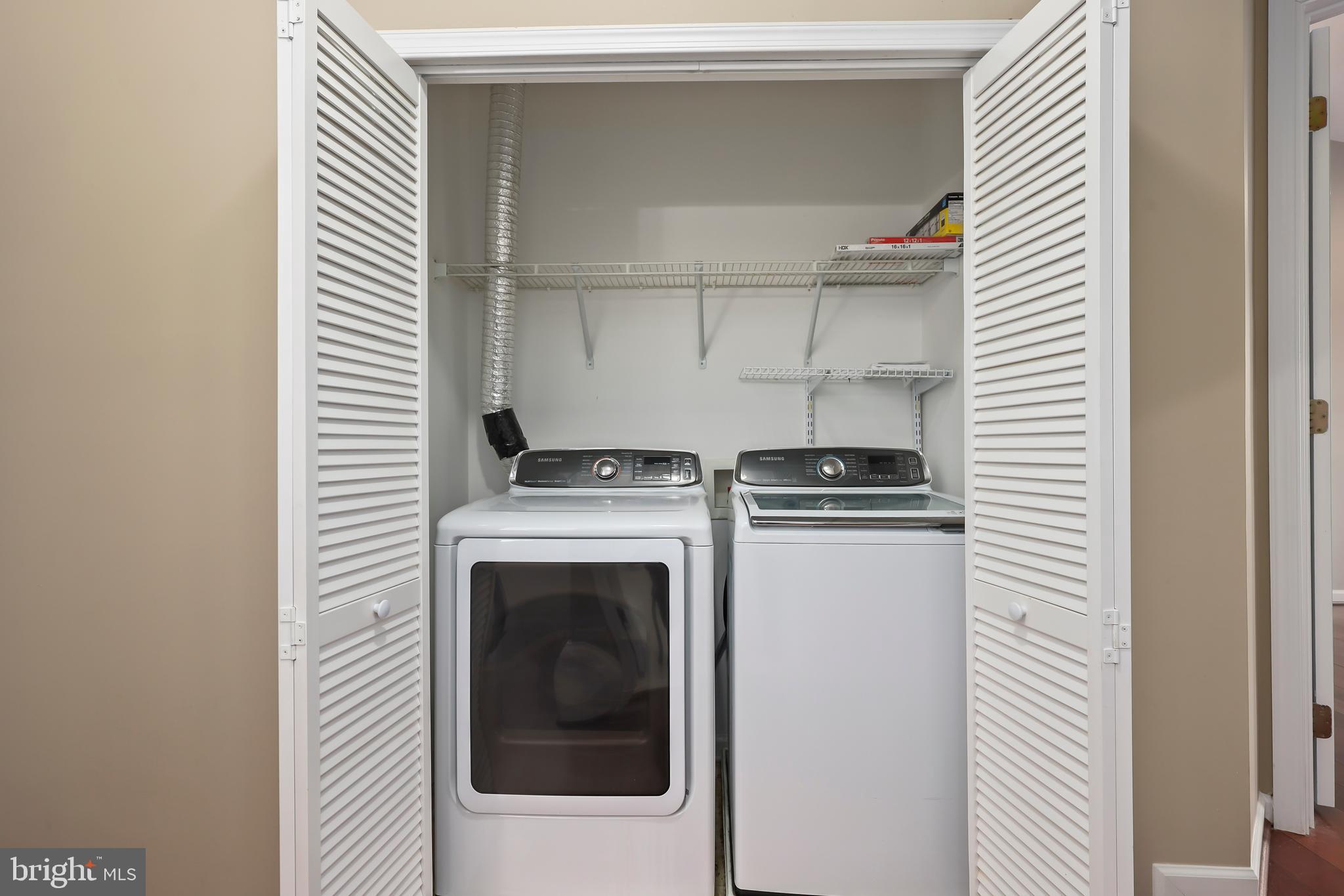 SOUTH RIDING - Residential