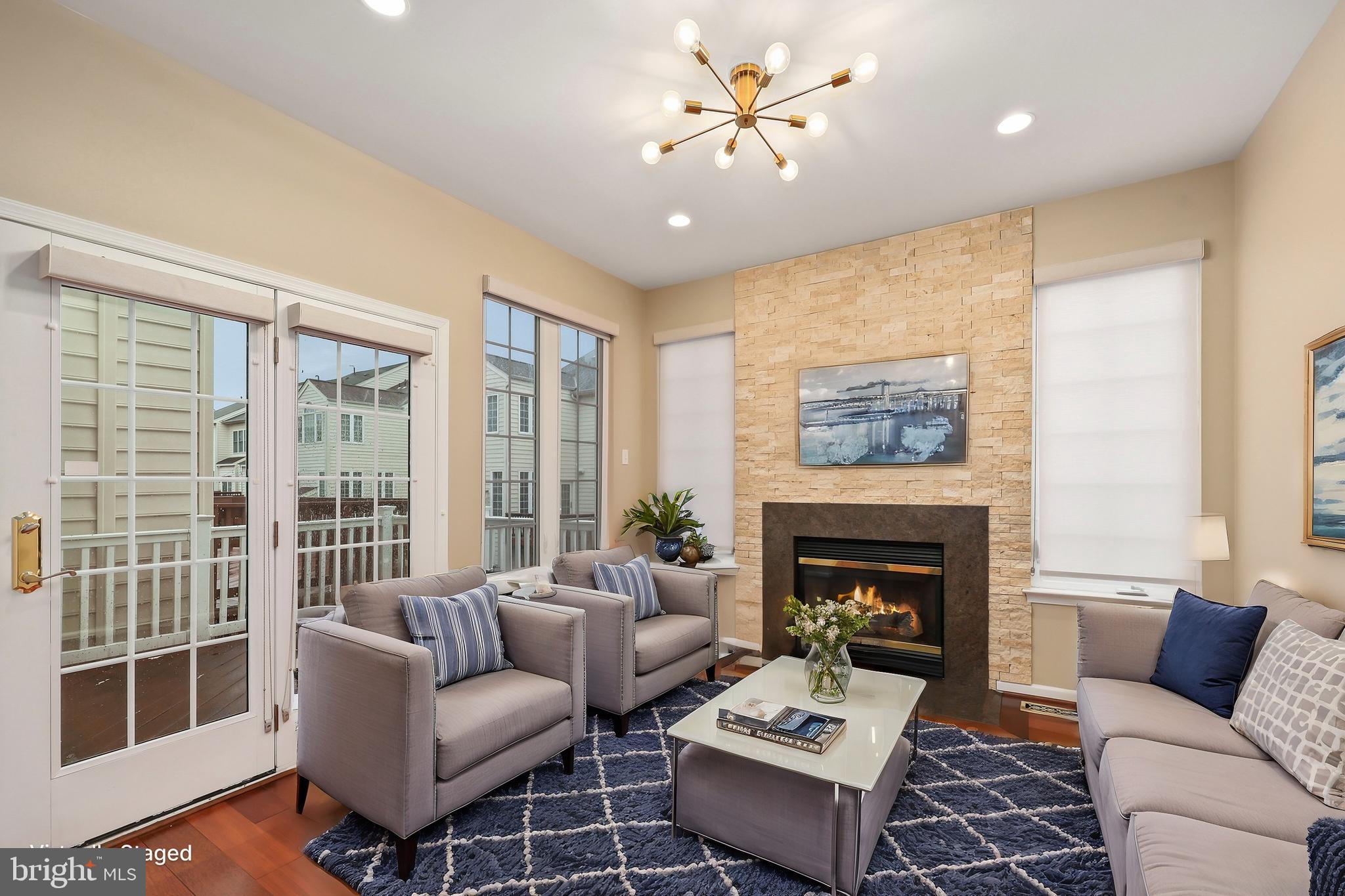 SOUTH RIDING - Residential