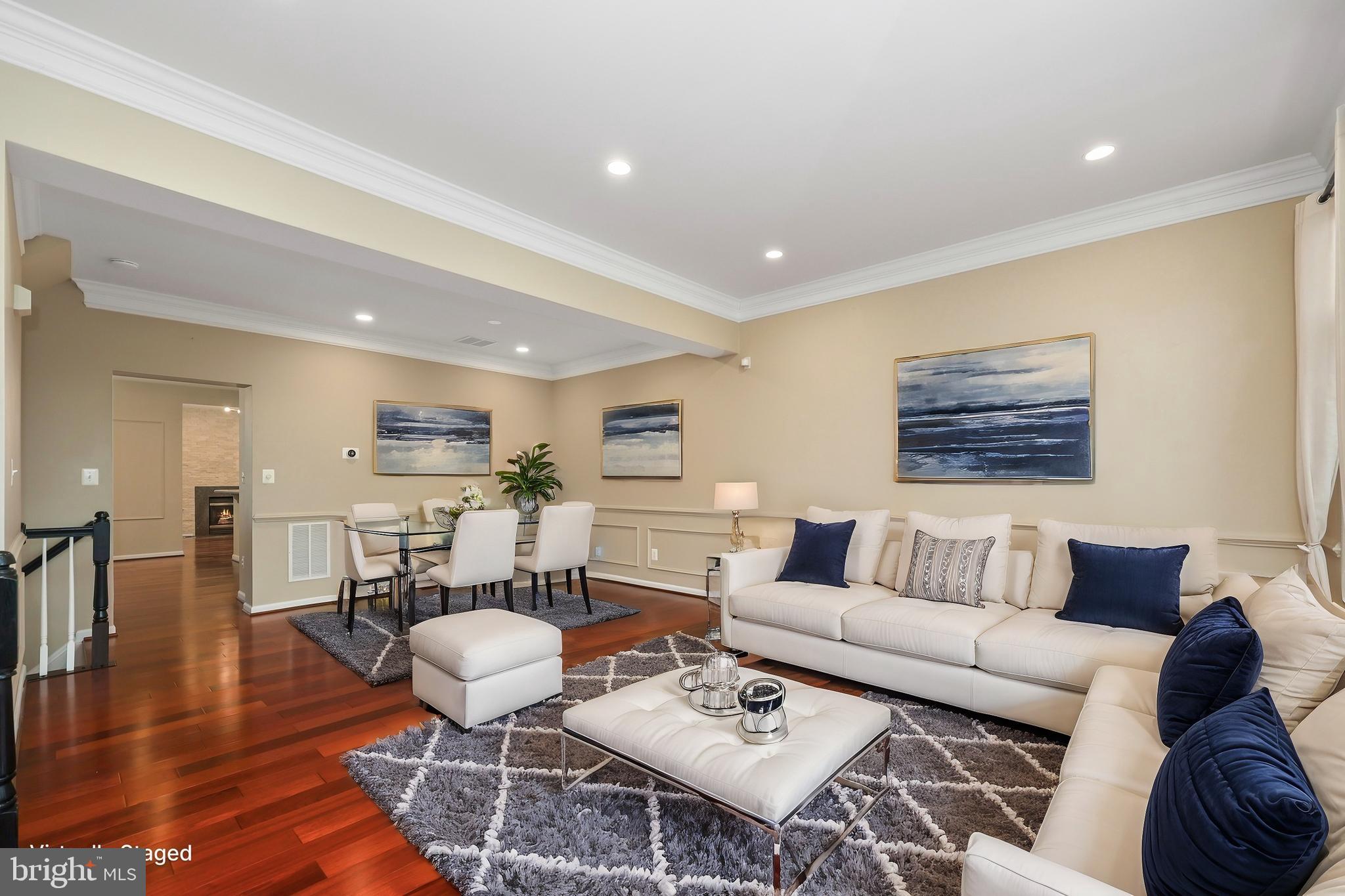 SOUTH RIDING - Residential