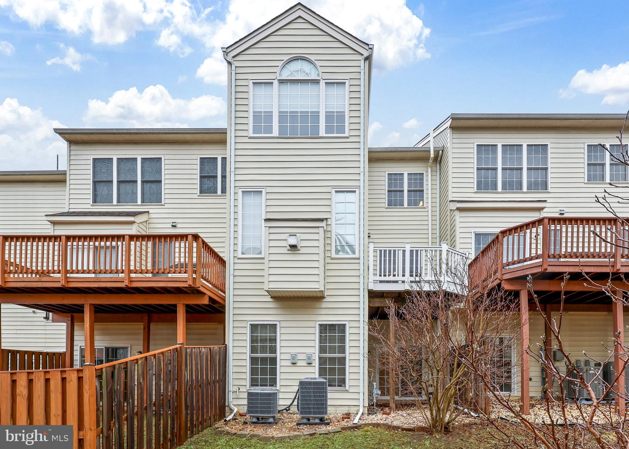 SOUTH RIDING - Residential