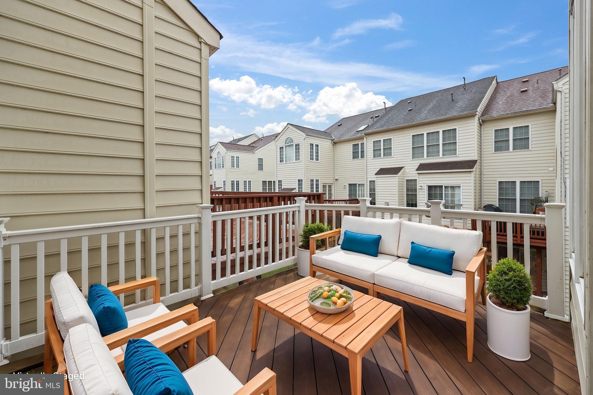 SOUTH RIDING - Residential