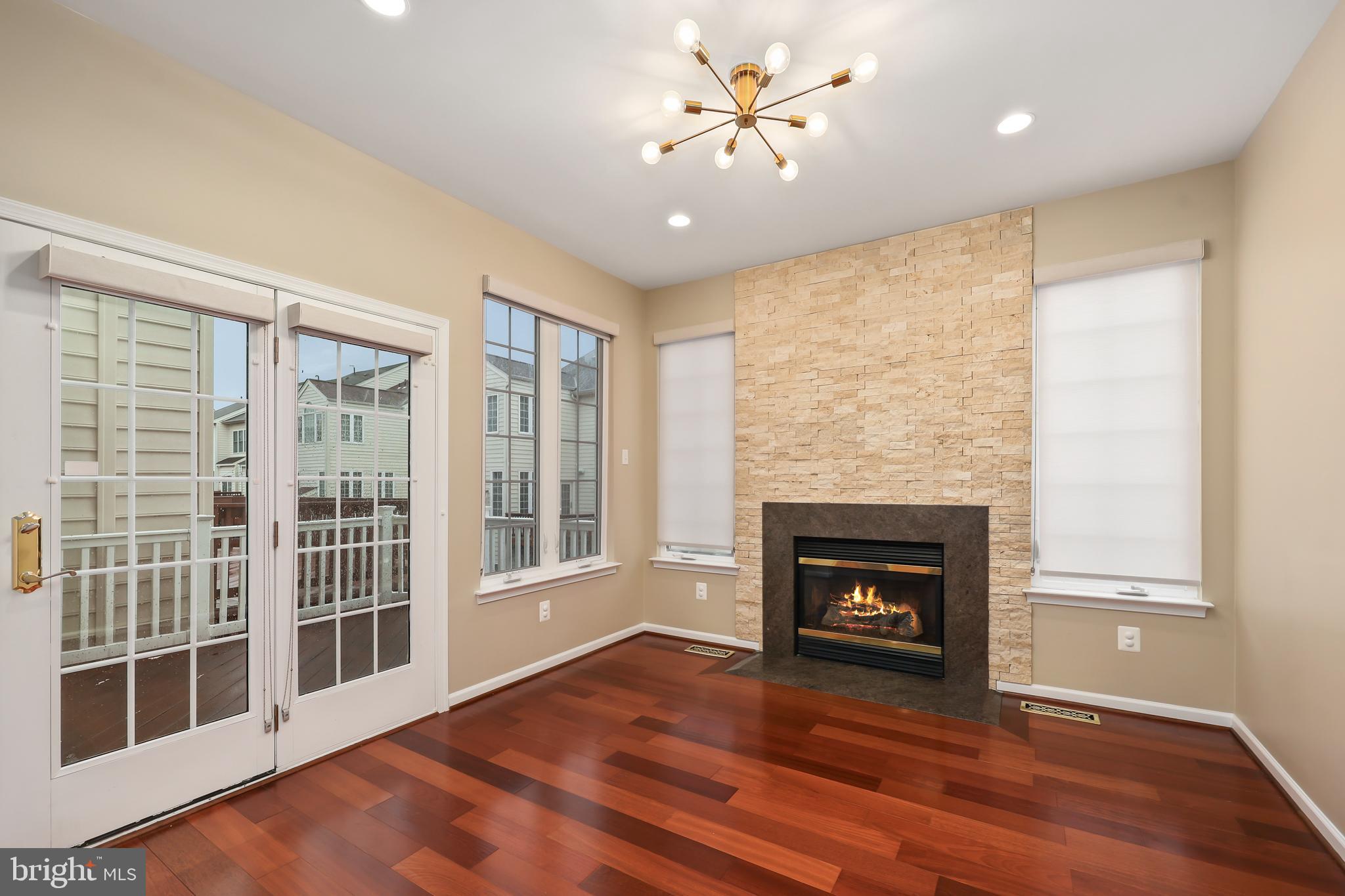 SOUTH RIDING - Residential