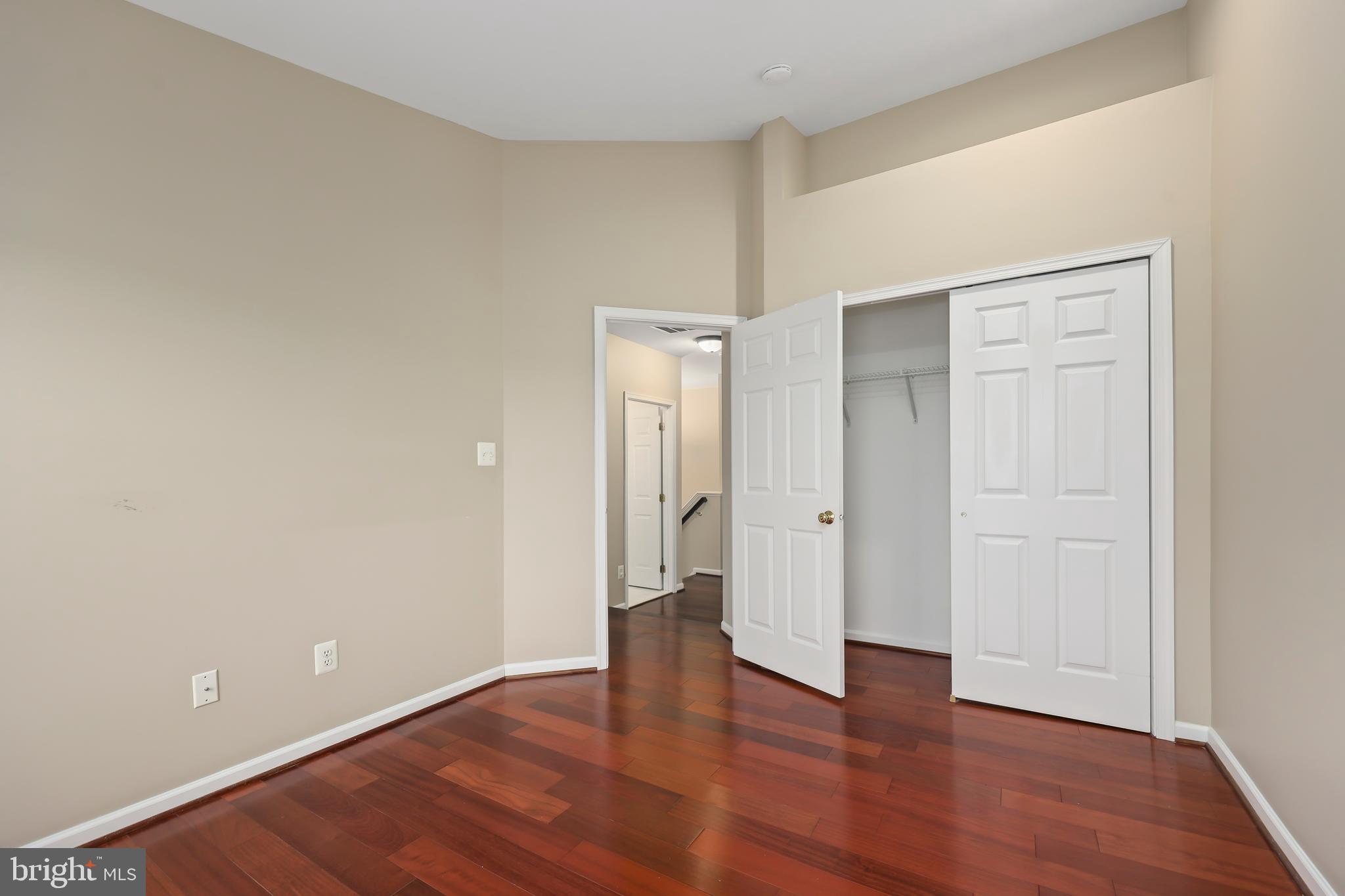 SOUTH RIDING - Residential