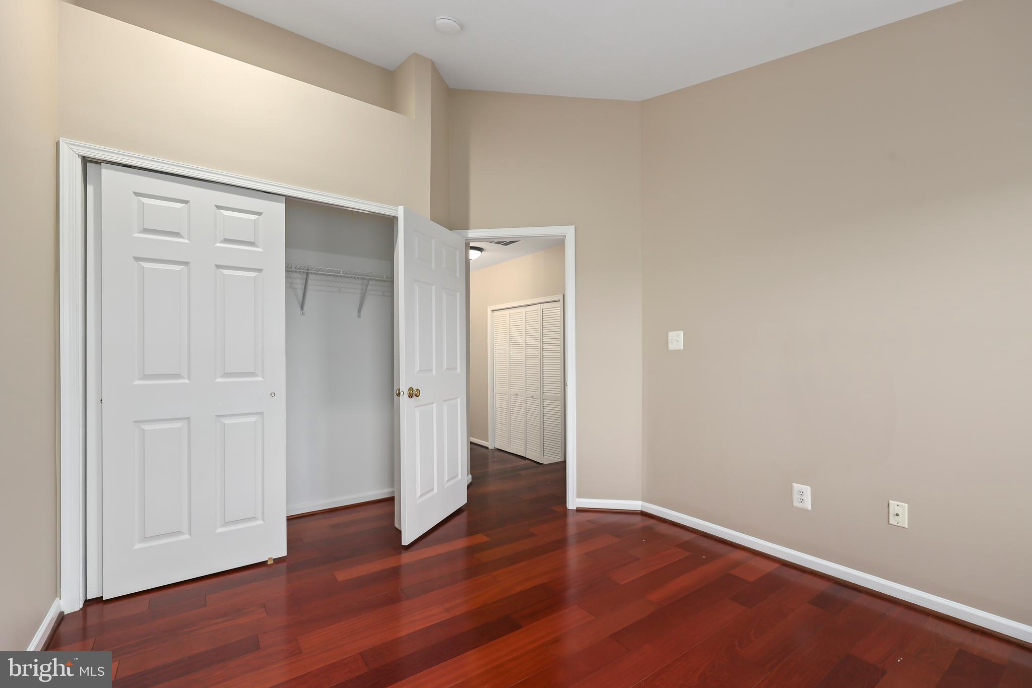 SOUTH RIDING - Residential