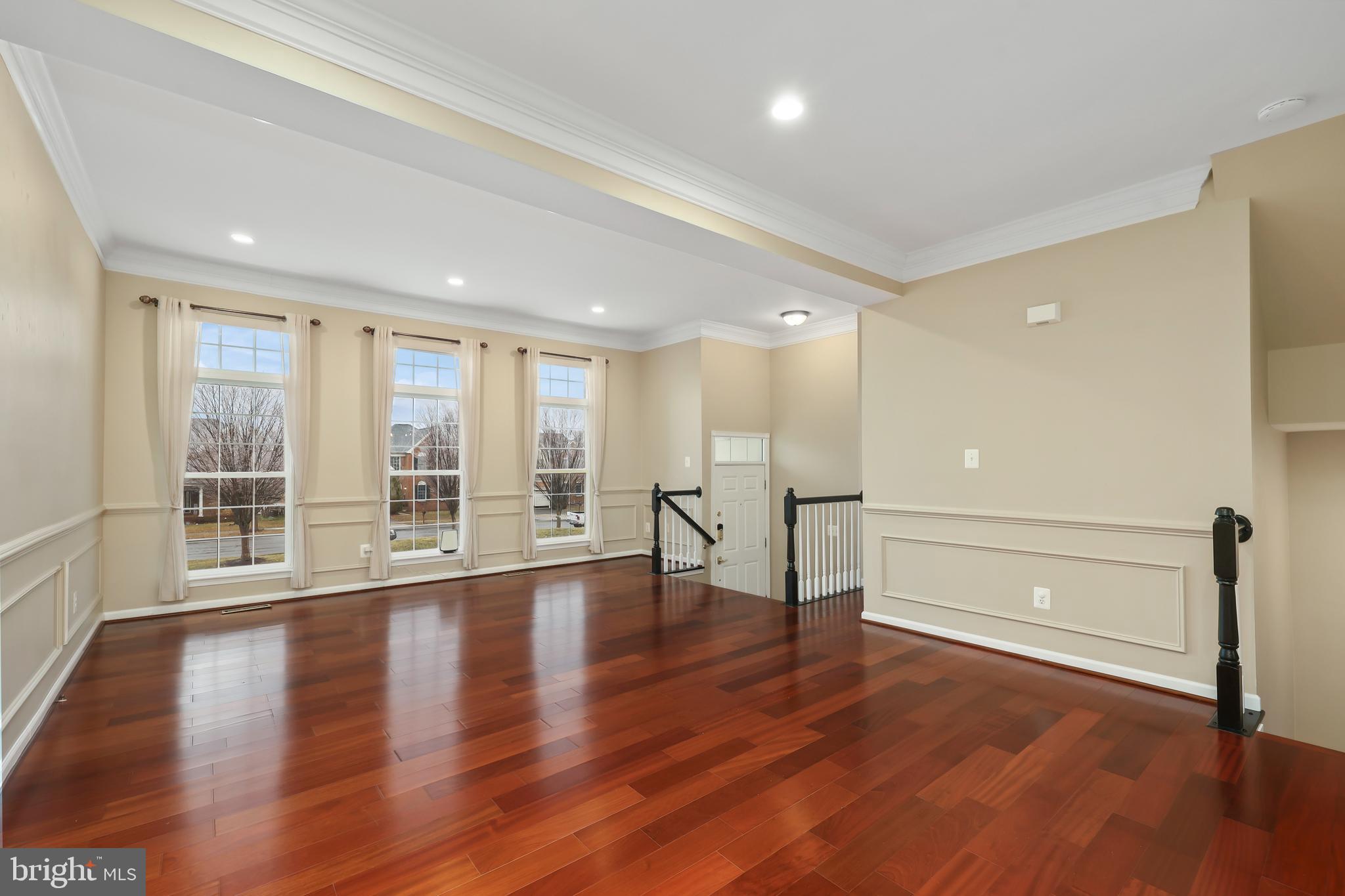 SOUTH RIDING - Residential