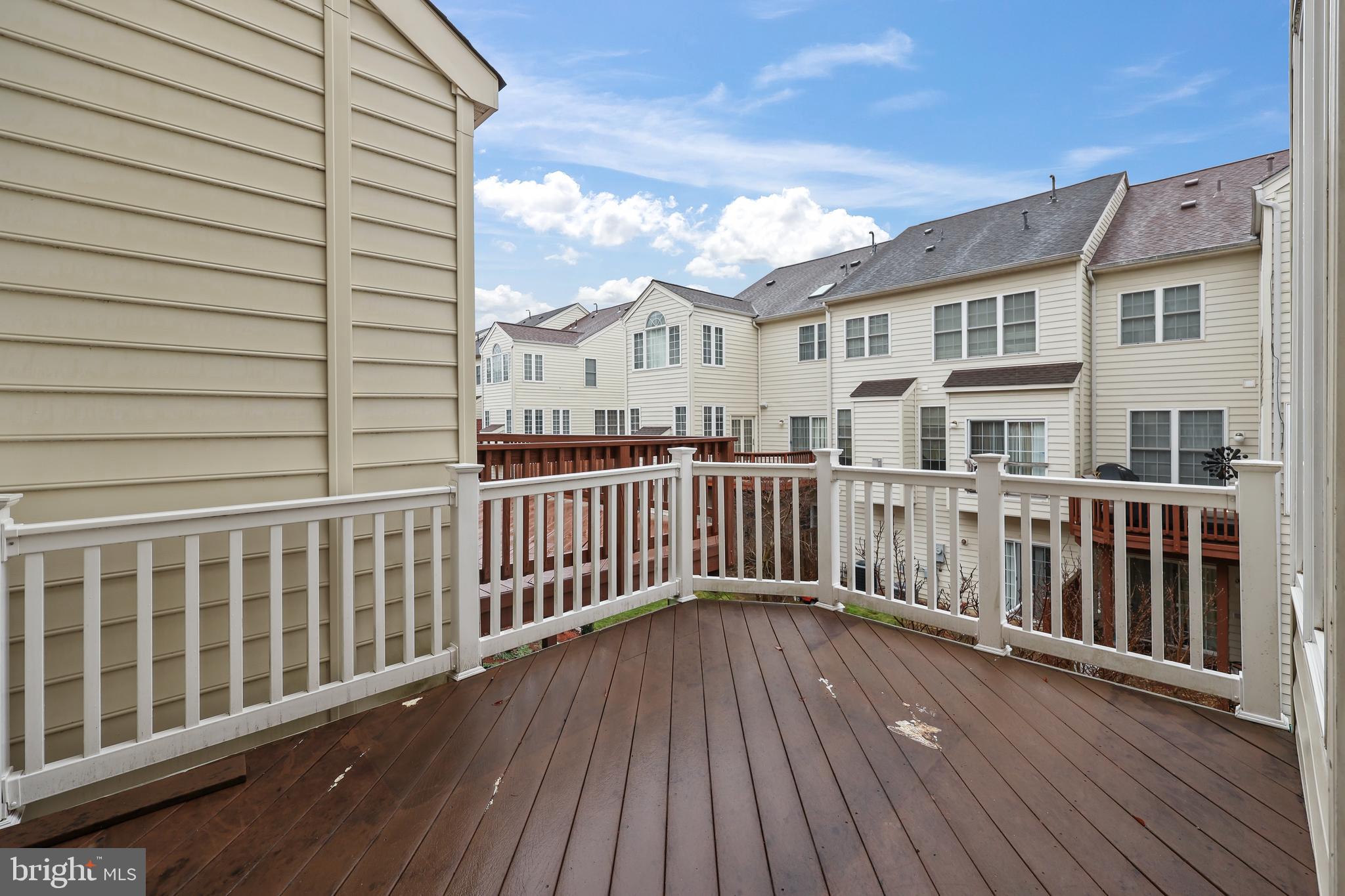 SOUTH RIDING - Residential