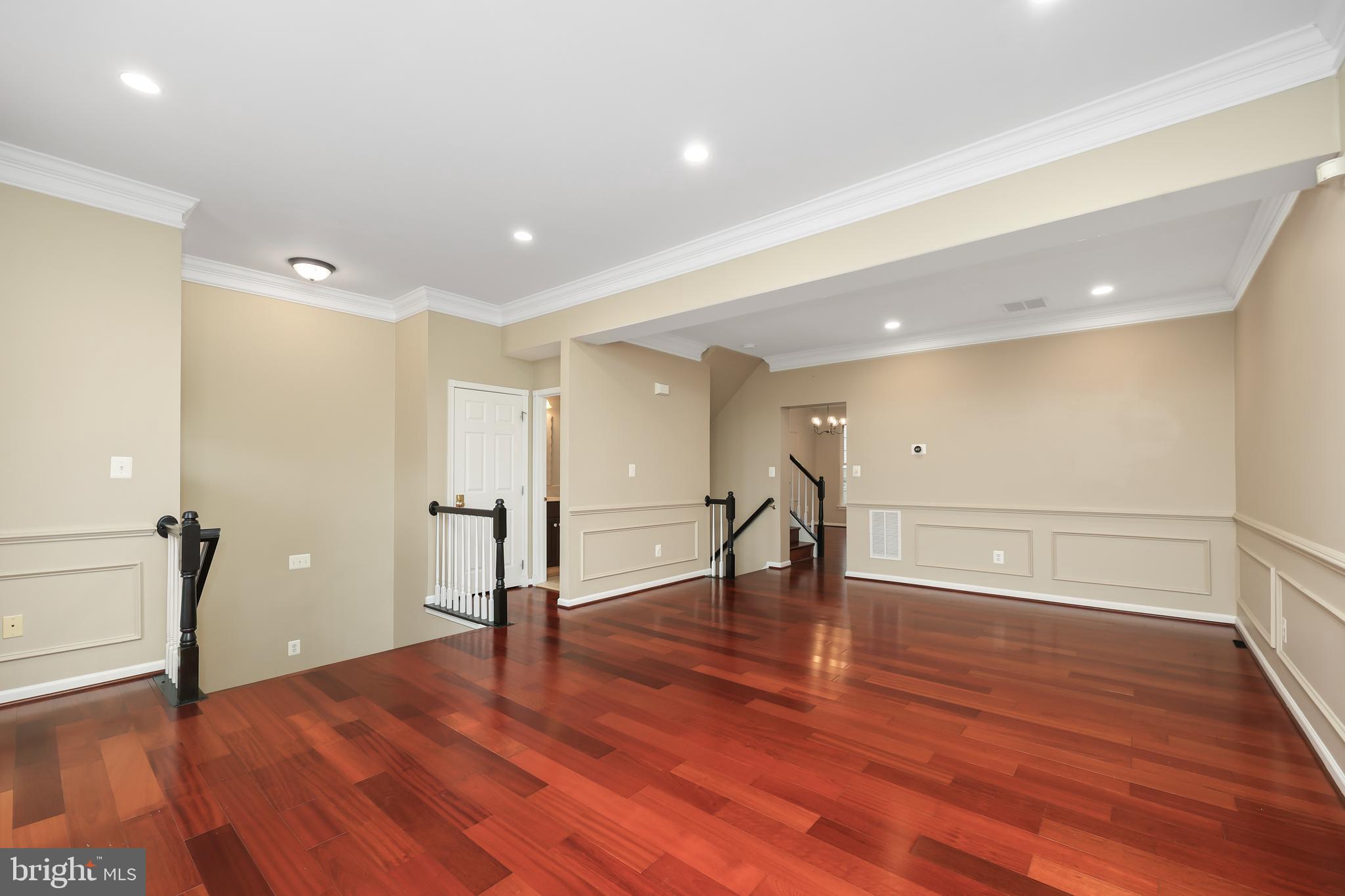 SOUTH RIDING - Residential