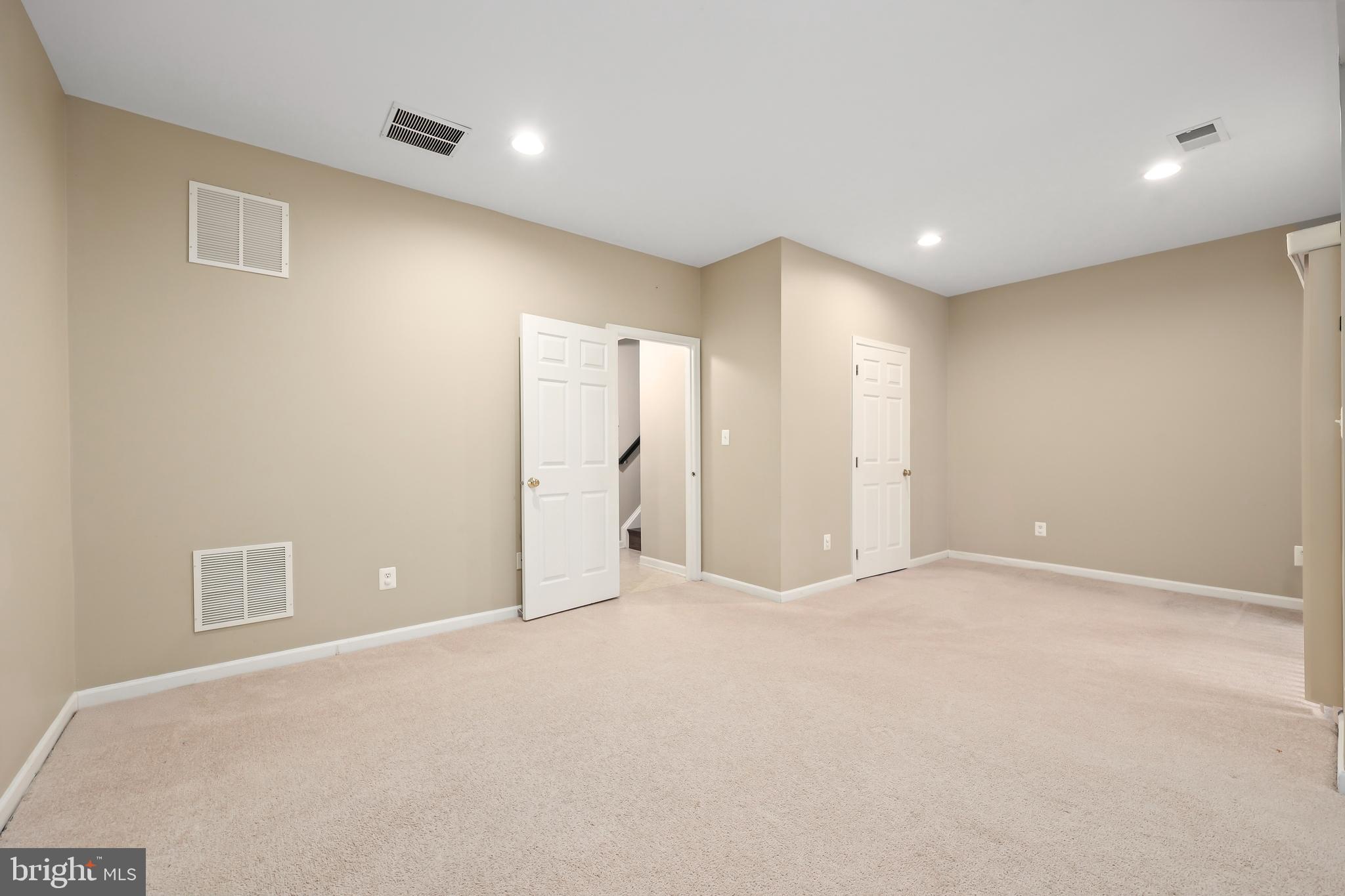 SOUTH RIDING - Residential