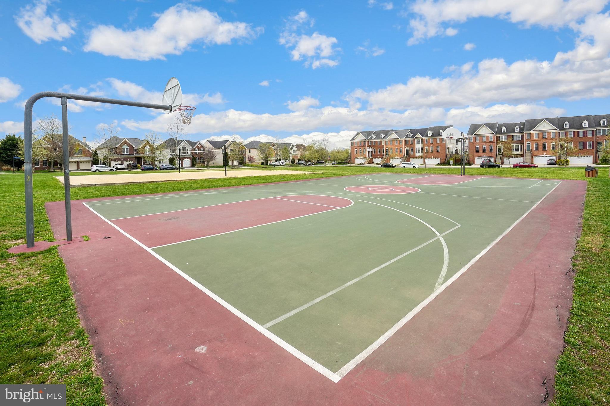 SOUTH RIDING - Residential