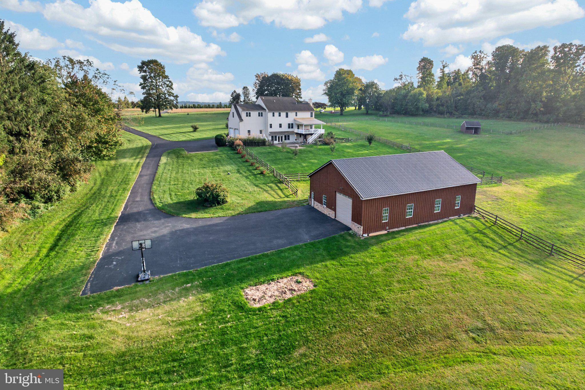 987 N MANOR ROAD