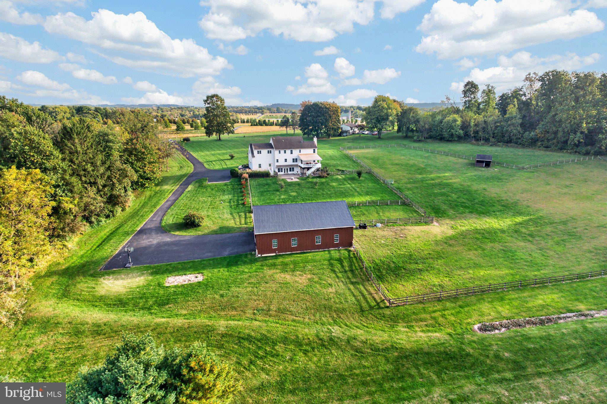 987 N MANOR ROAD