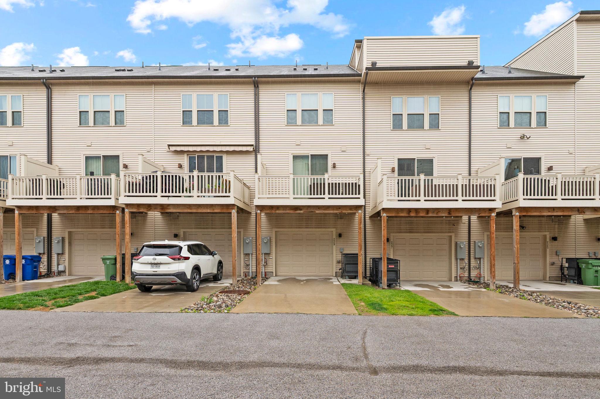 OLDHAM CROSSING - Residential