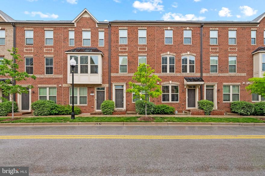 Beautifully maintained townhome in quiet and private sought after Oldham Crossing. Entry level with full bath and bedroom perfect for home office or guest room. Upstairs, you are welcomed by an open concept living room/kitchen/ dining room combo with access to the oversized deck that is a perfect space for entertaining. Upstairs 2 generously sized bedrooms each with its own bathroom. One car garage for convenient parking. All of this is conveniently located near commuter routes 895, 95, 695 with a short drive to Canton Crossing, and Fells Point. Perfect for an investor looking to grow their portfolio with an easy to rent property or a future homeowner looking to live in one of Baltimore's Hottest neighborhoods!