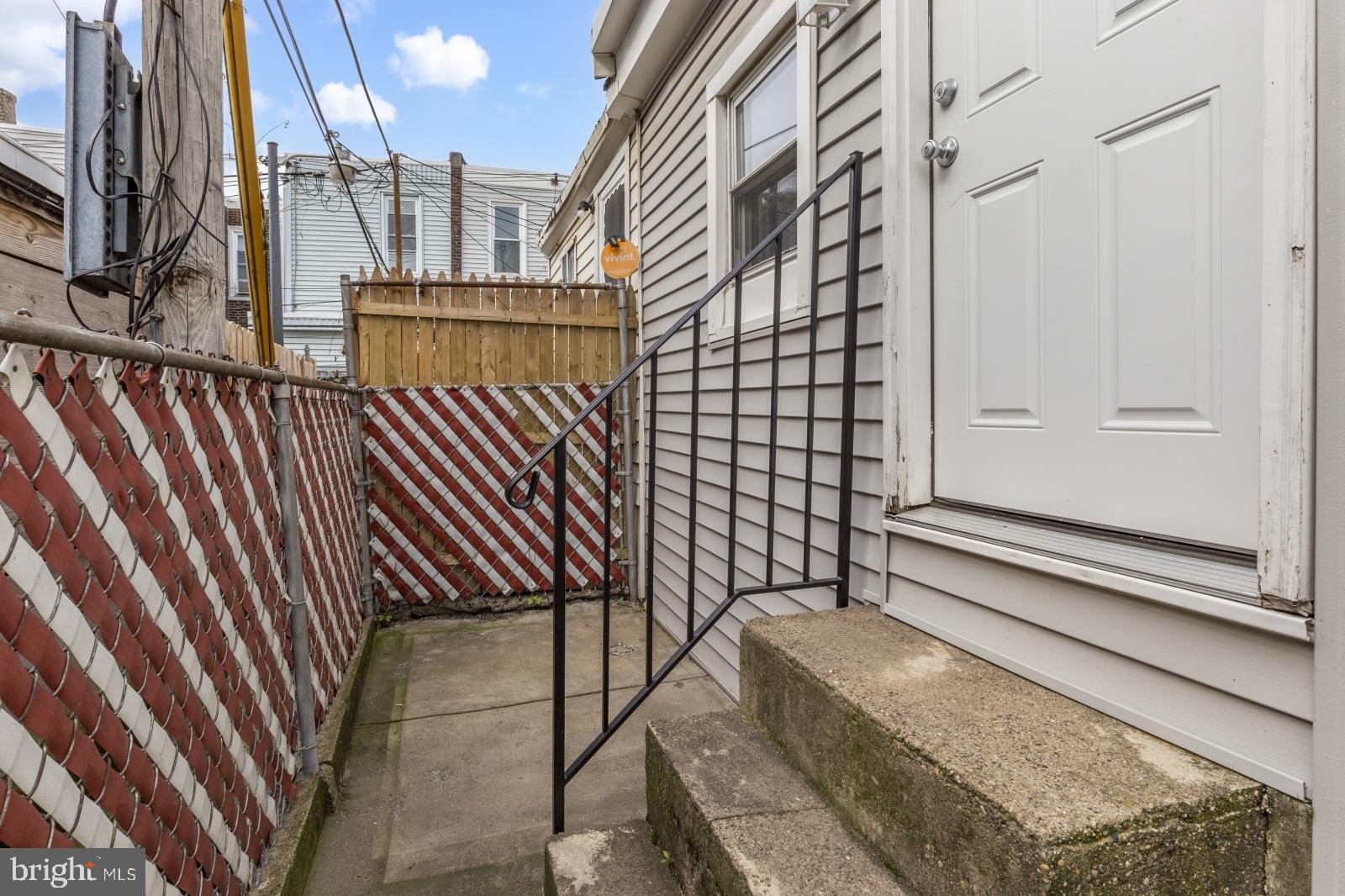 PORT RICHMOND - Residential Lease
