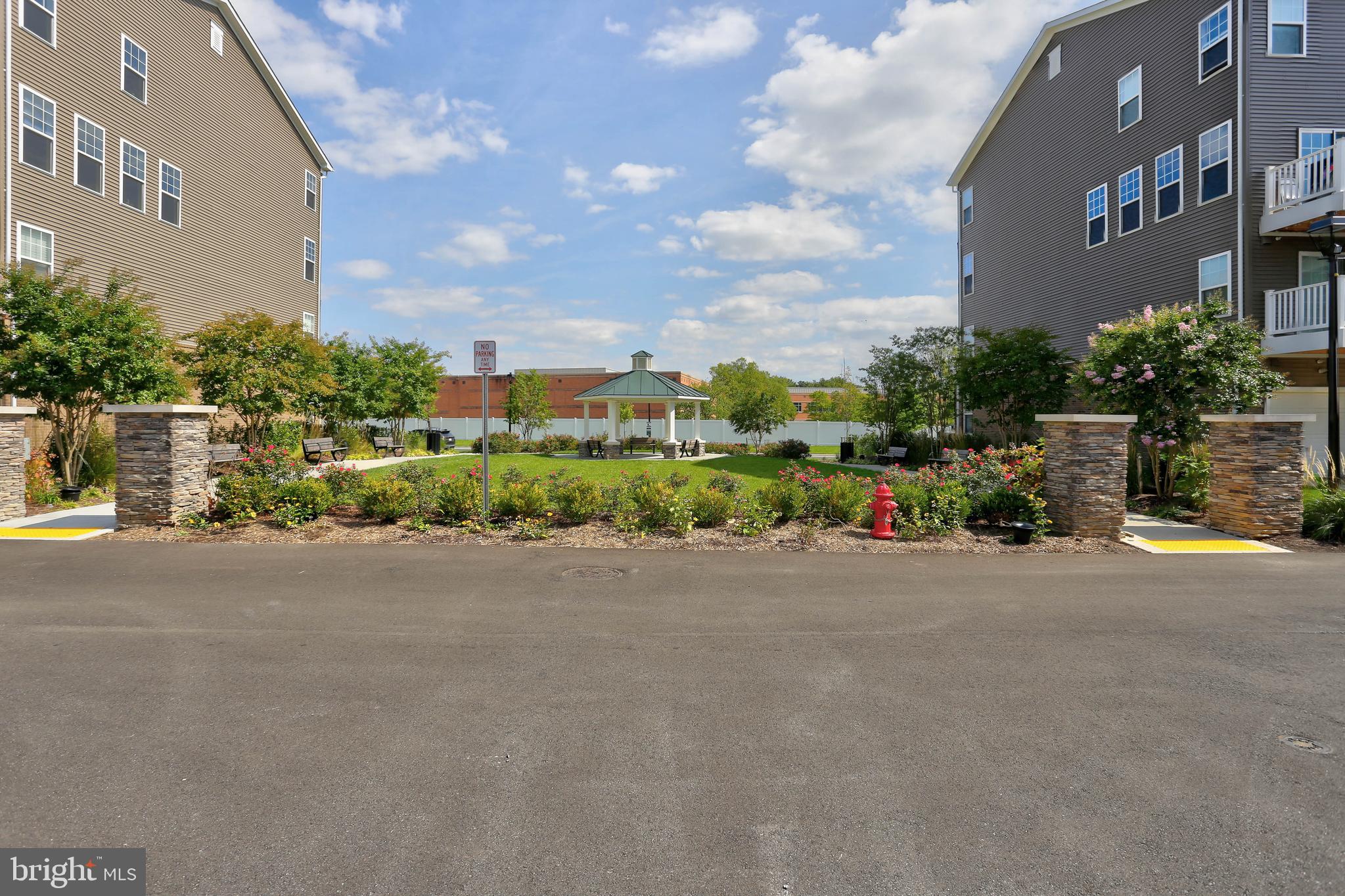 GLENN DALE COMMONS - Residential