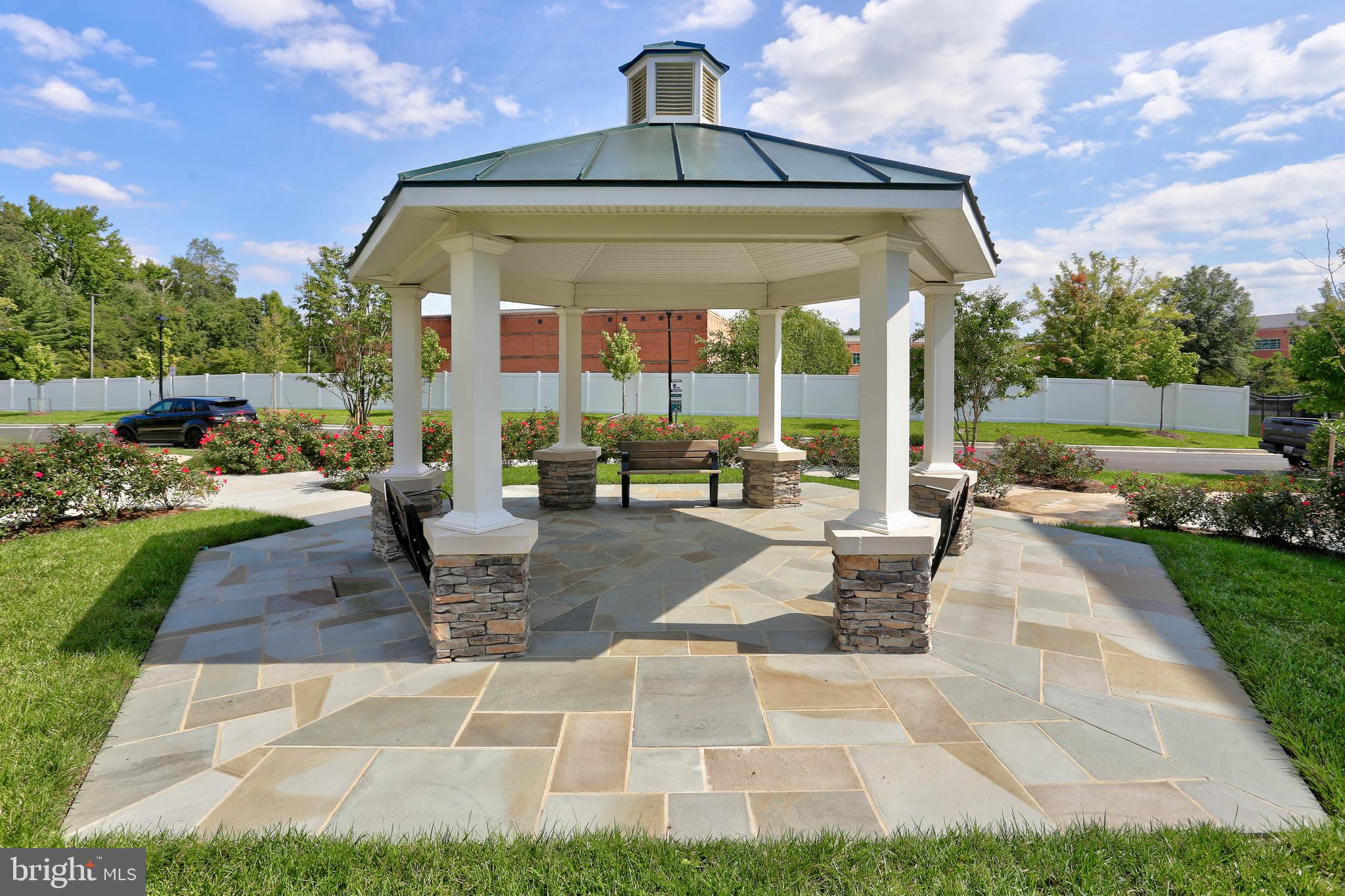 GLENN DALE COMMONS - Residential