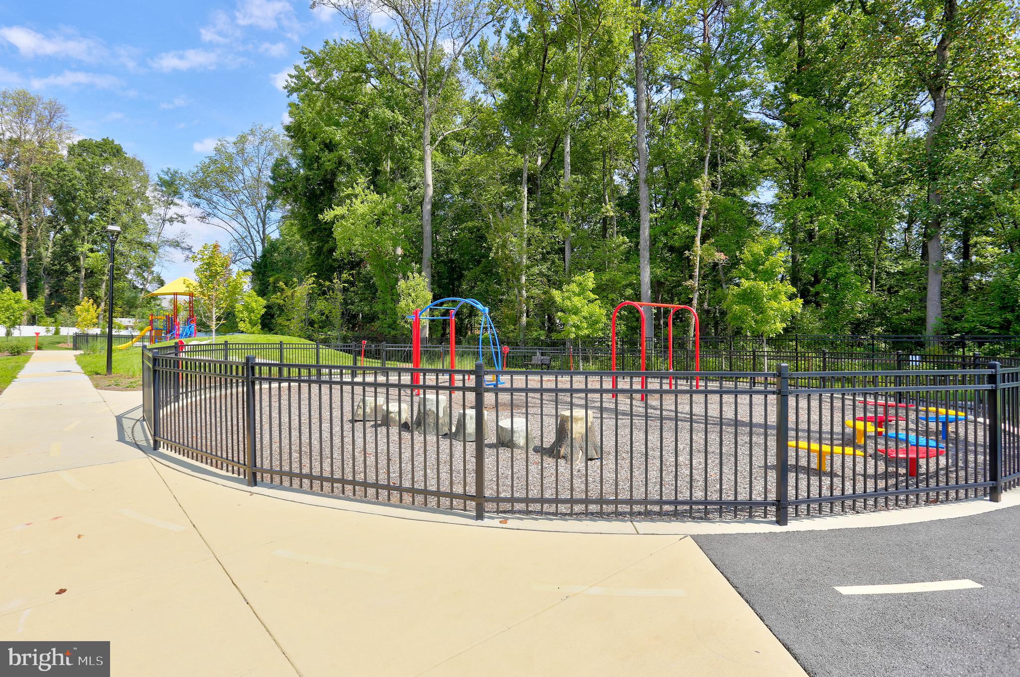 GLENN DALE COMMONS - Residential