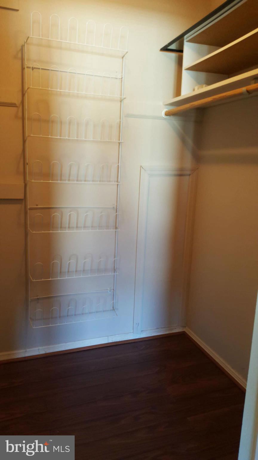 HUNTING QUARTERS - Residential