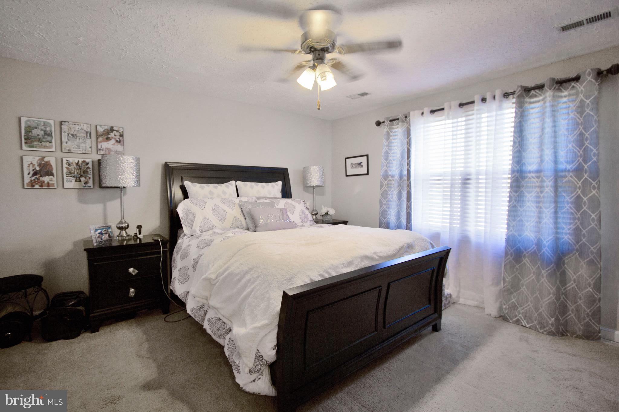 HUNTING QUARTERS - Residential