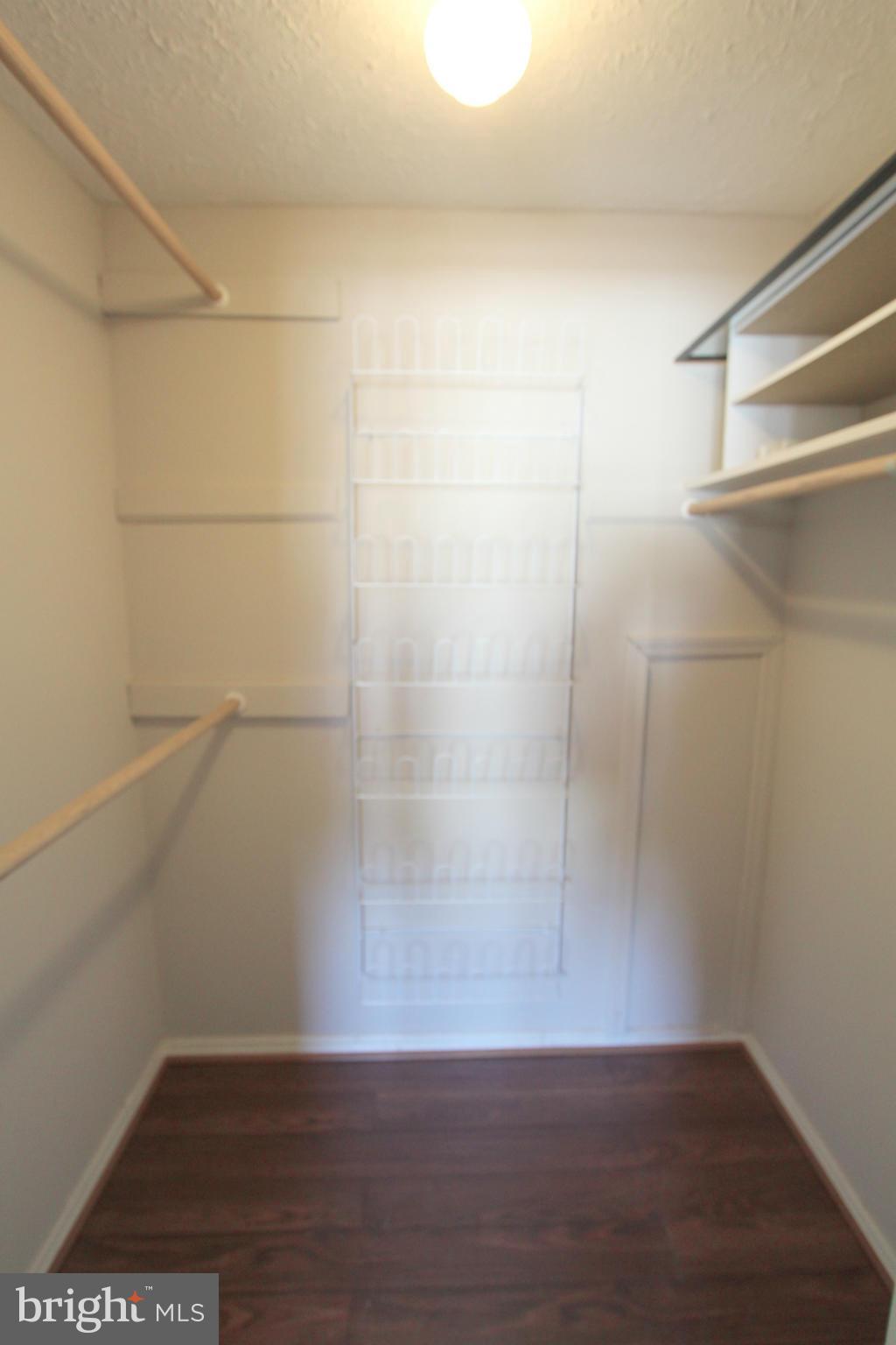 HUNTING QUARTERS - Residential