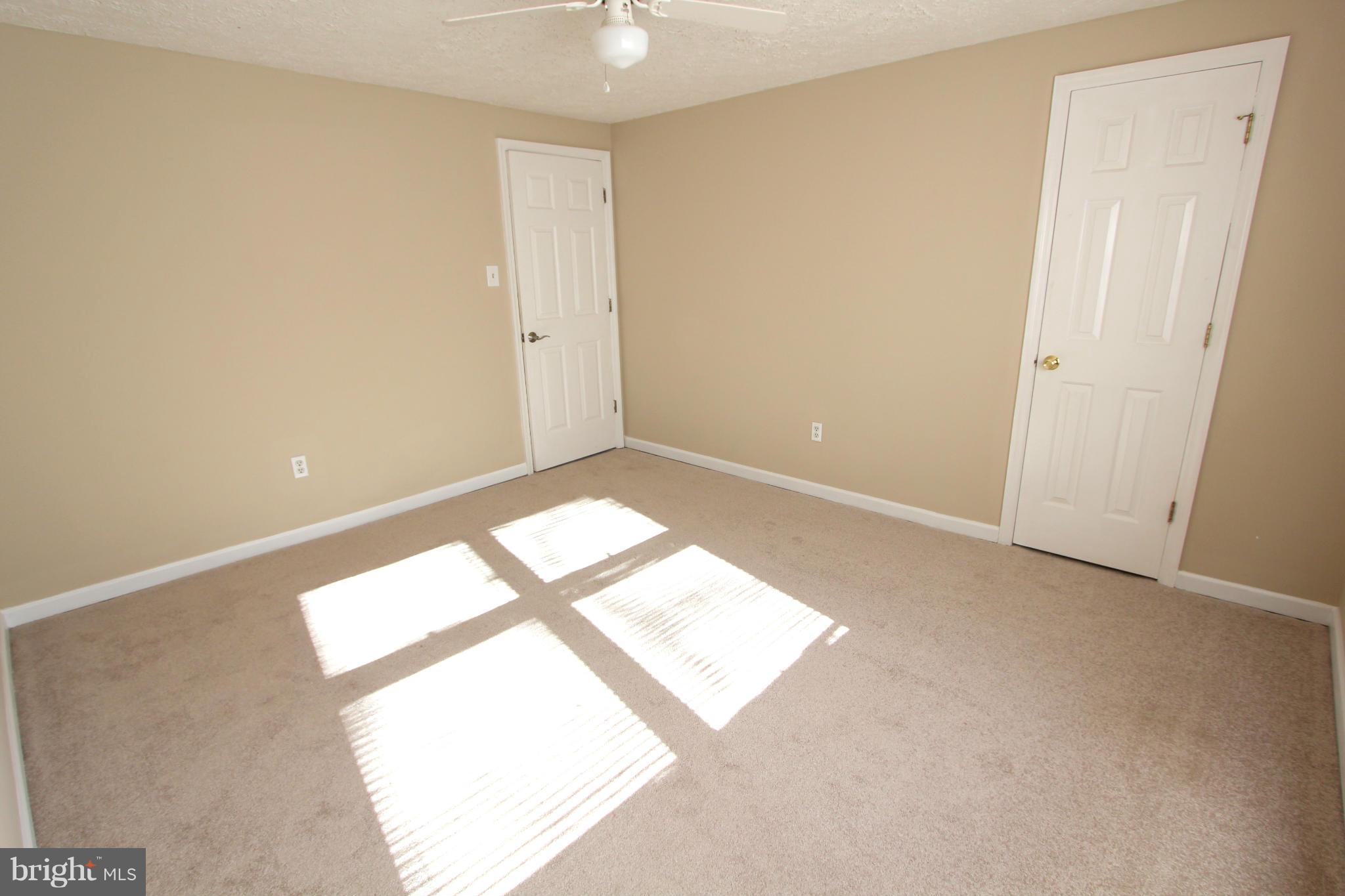 HUNTING QUARTERS - Residential