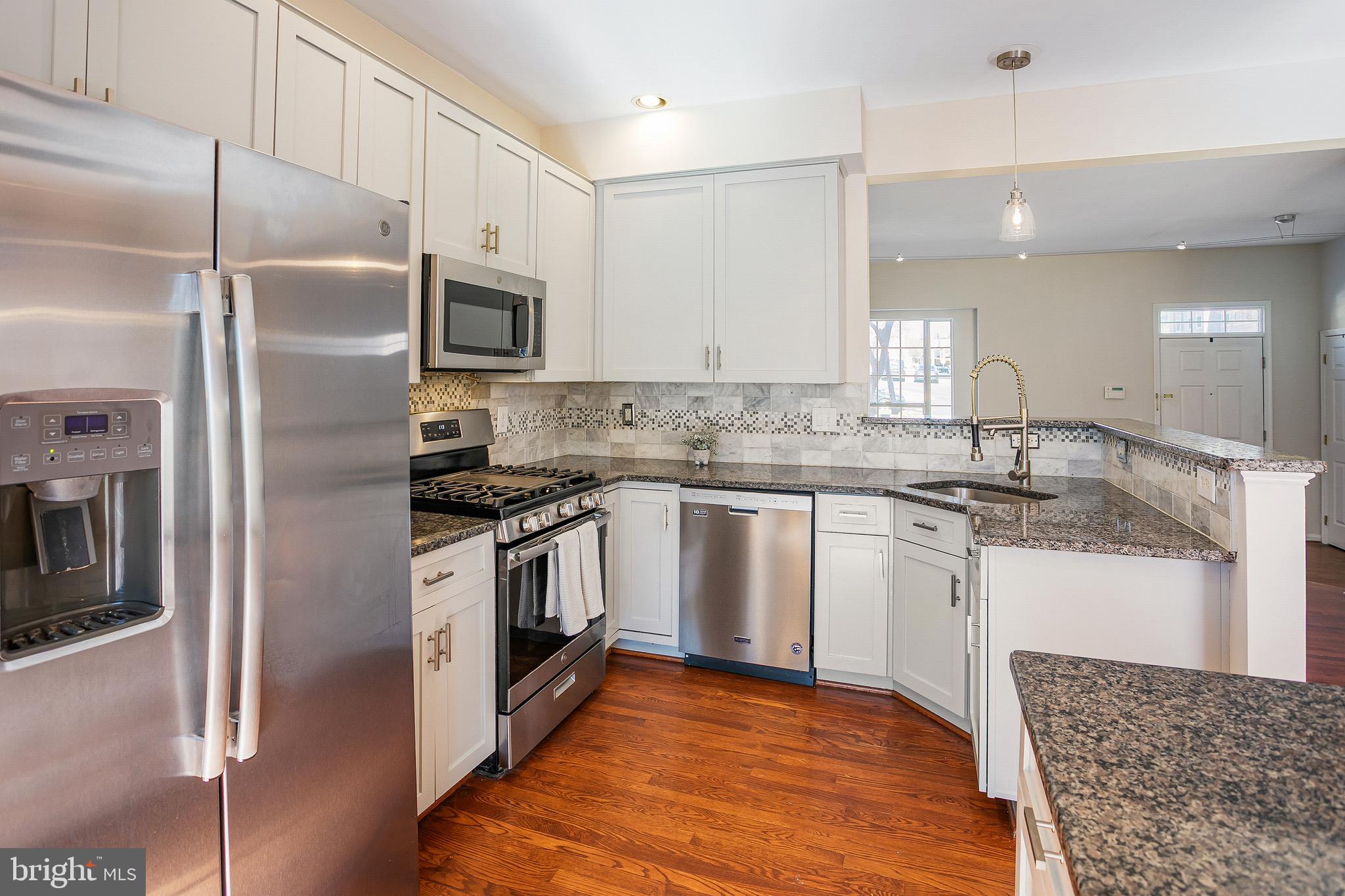 COMPTON VILLAGE - Residential