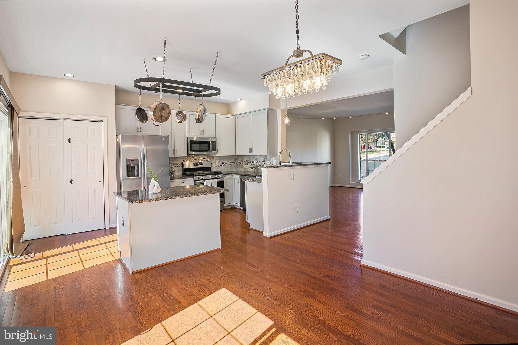 COMPTON VILLAGE - Residential