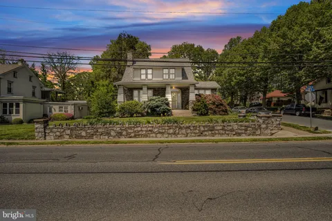 2700 Market Street, Camp Hill, PA MLS: PACB2040986