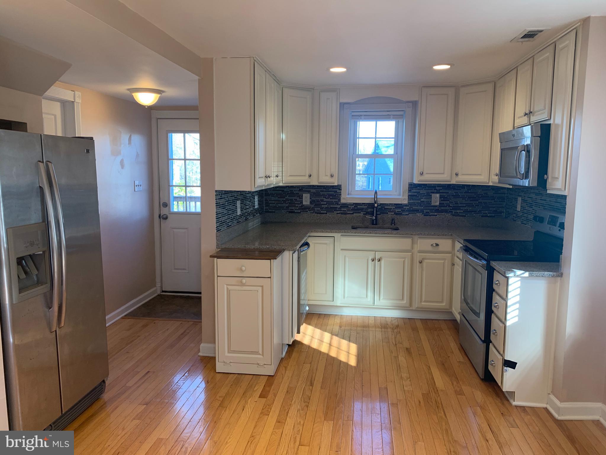 POWHATAN BEACH - Residential Lease