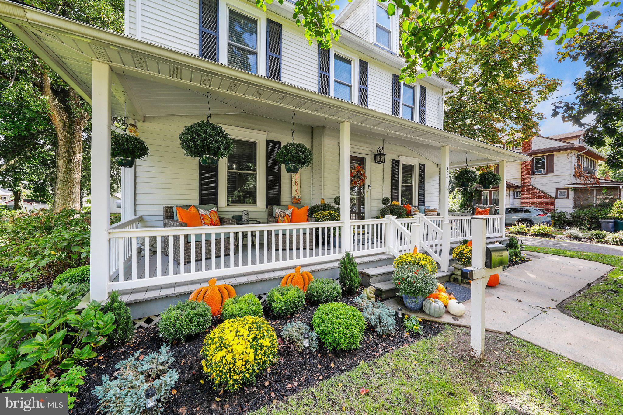 784 WOODLANE ROAD