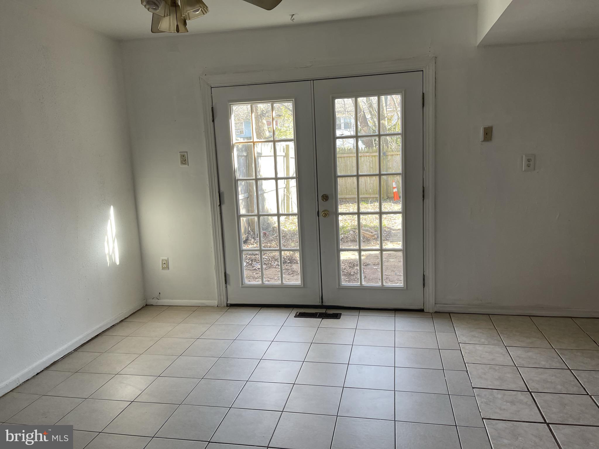 25 MEMPHIS COURT