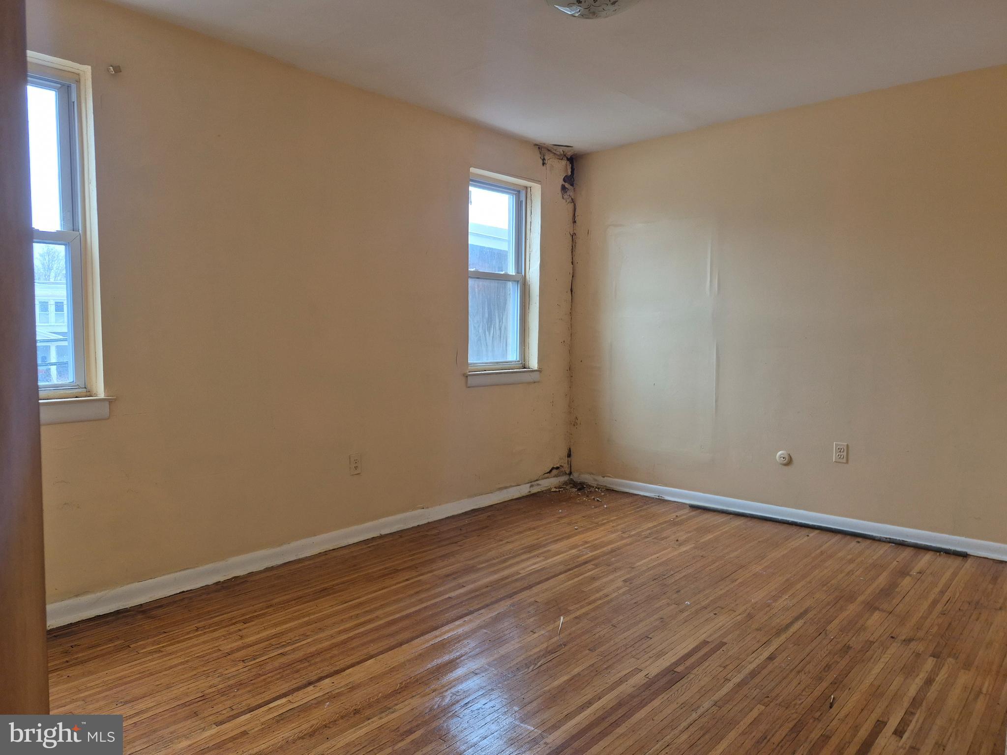 227 E SPRINGER STREET 29