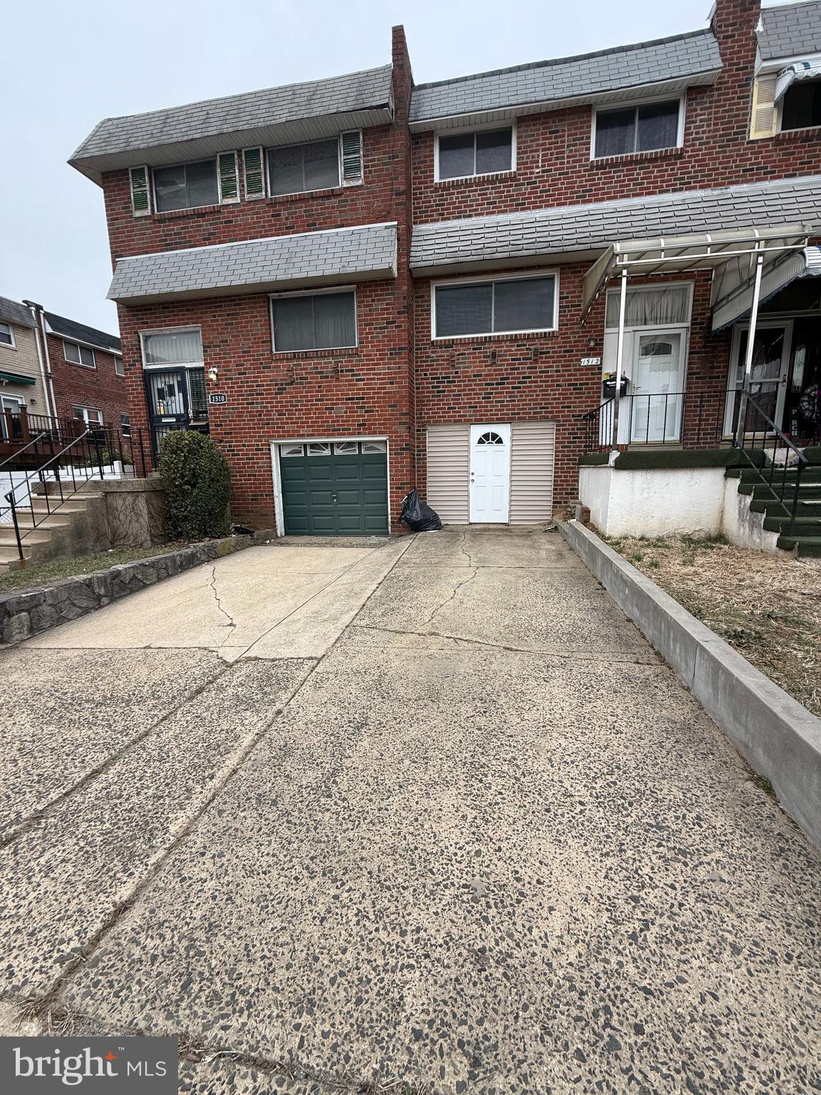 YORKTOWN - Residential