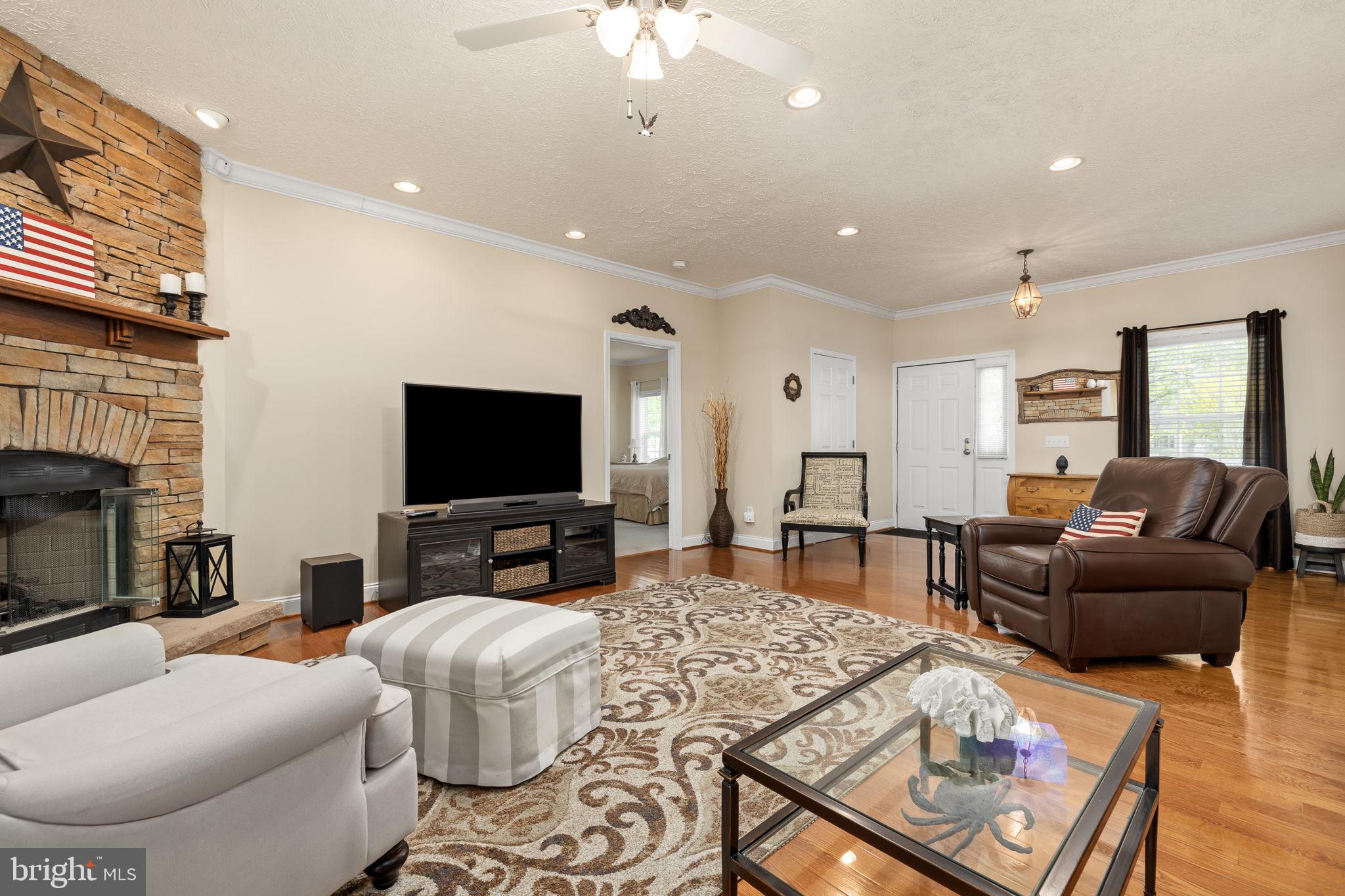 CABIN POINT / GLEBE HARBOR - Residential