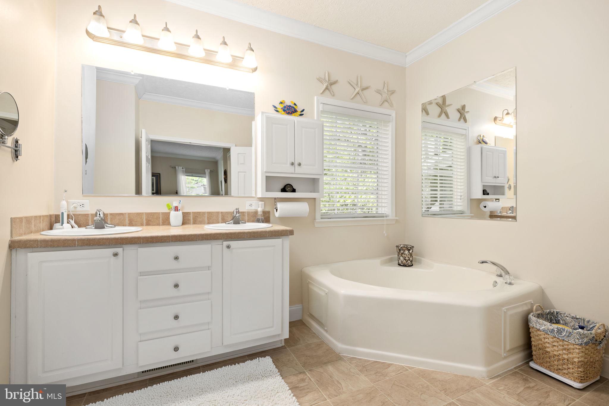 CABIN POINT / GLEBE HARBOR - Residential