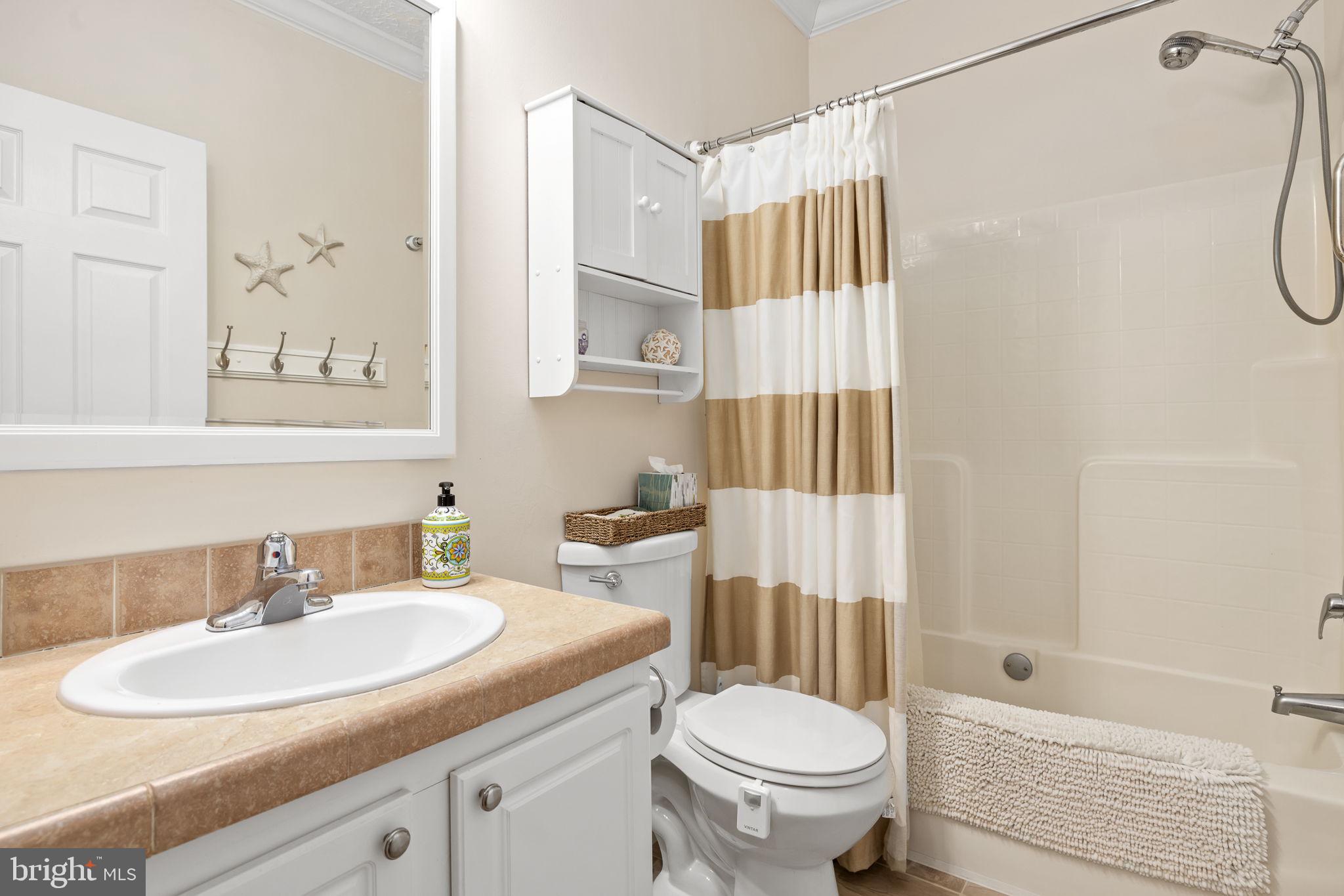 CABIN POINT / GLEBE HARBOR - Residential