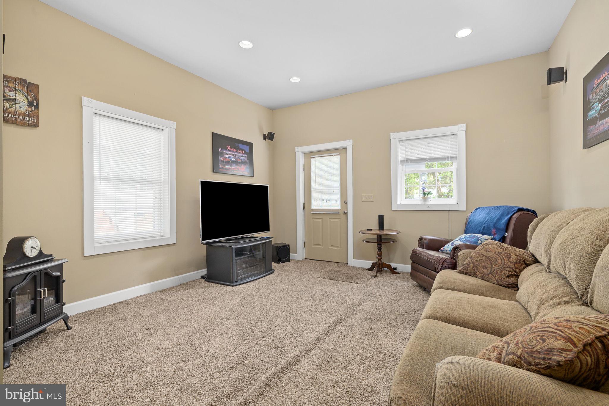 CABIN POINT / GLEBE HARBOR - Residential