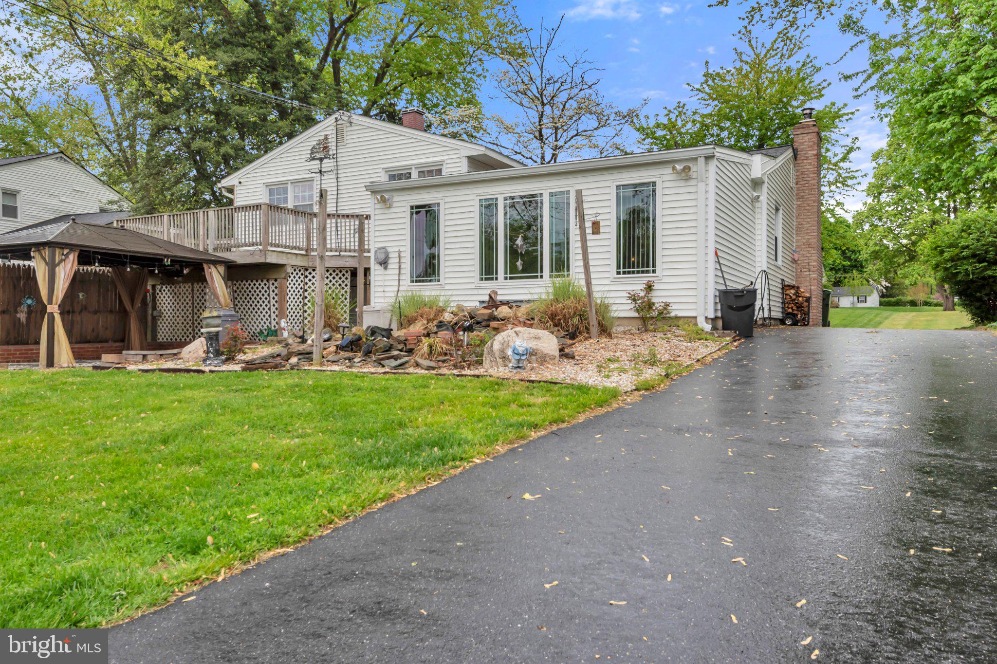 COLONIAL ACRES - Residential