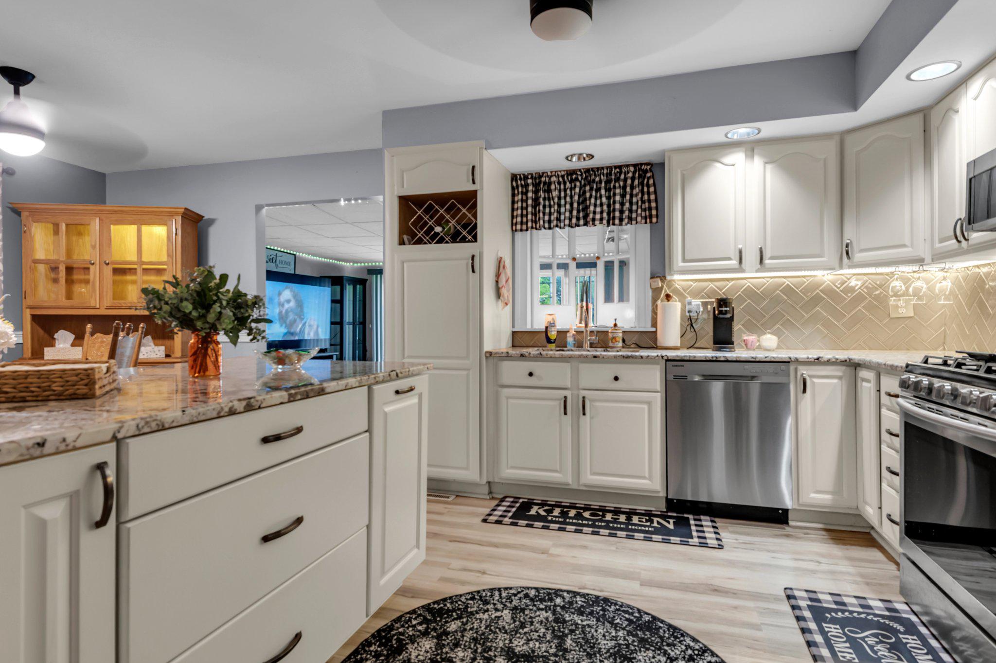 COLONIAL ACRES - Residential