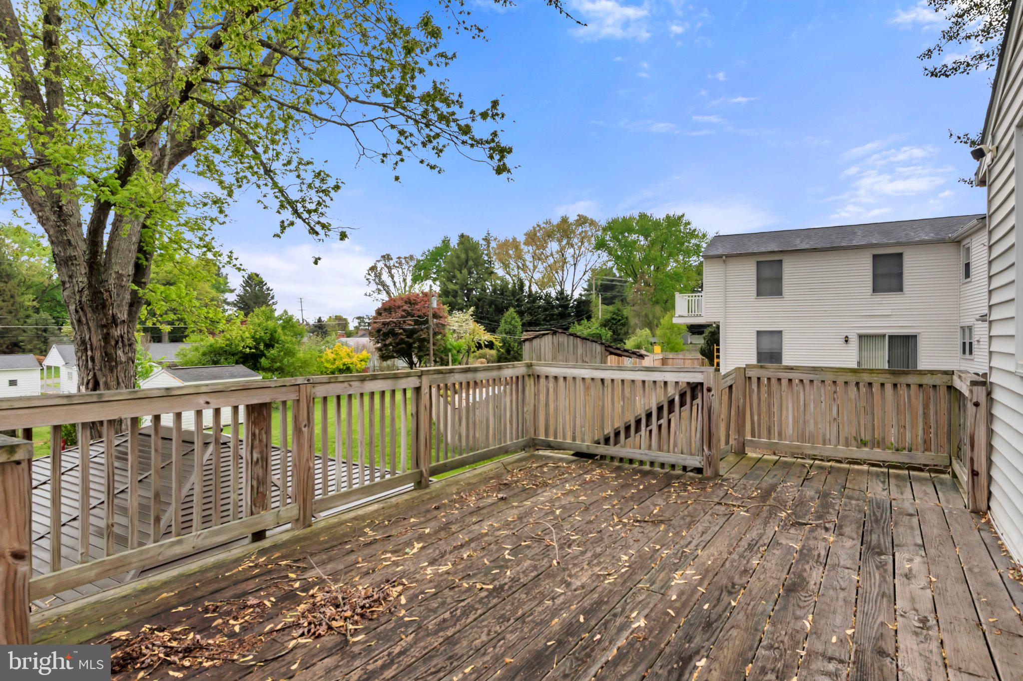 COLONIAL ACRES - Residential