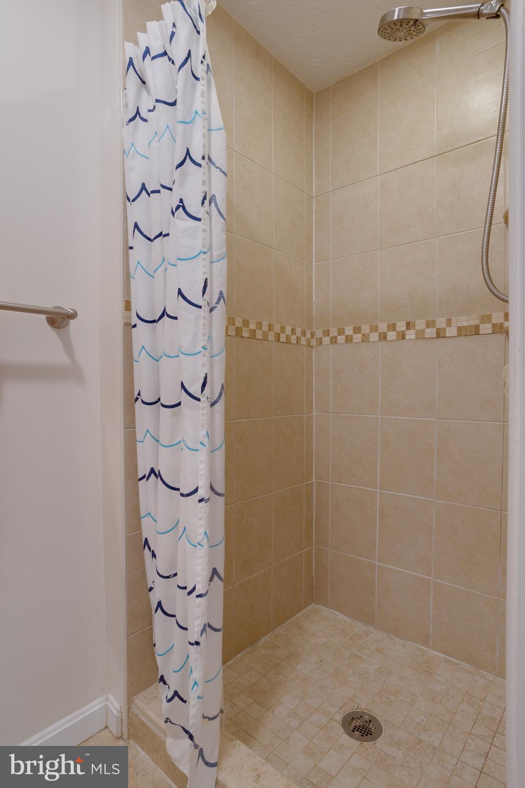 COURTS OF TYSONS - Residential Lease