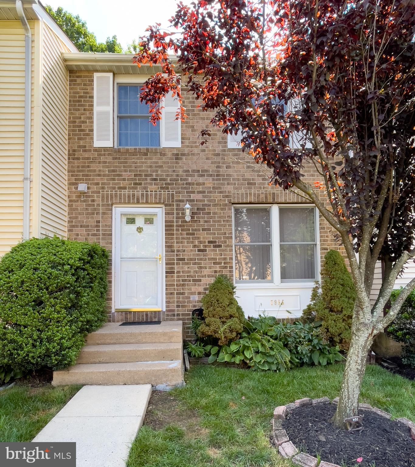 COURTS OF TYSONS - Residential Lease