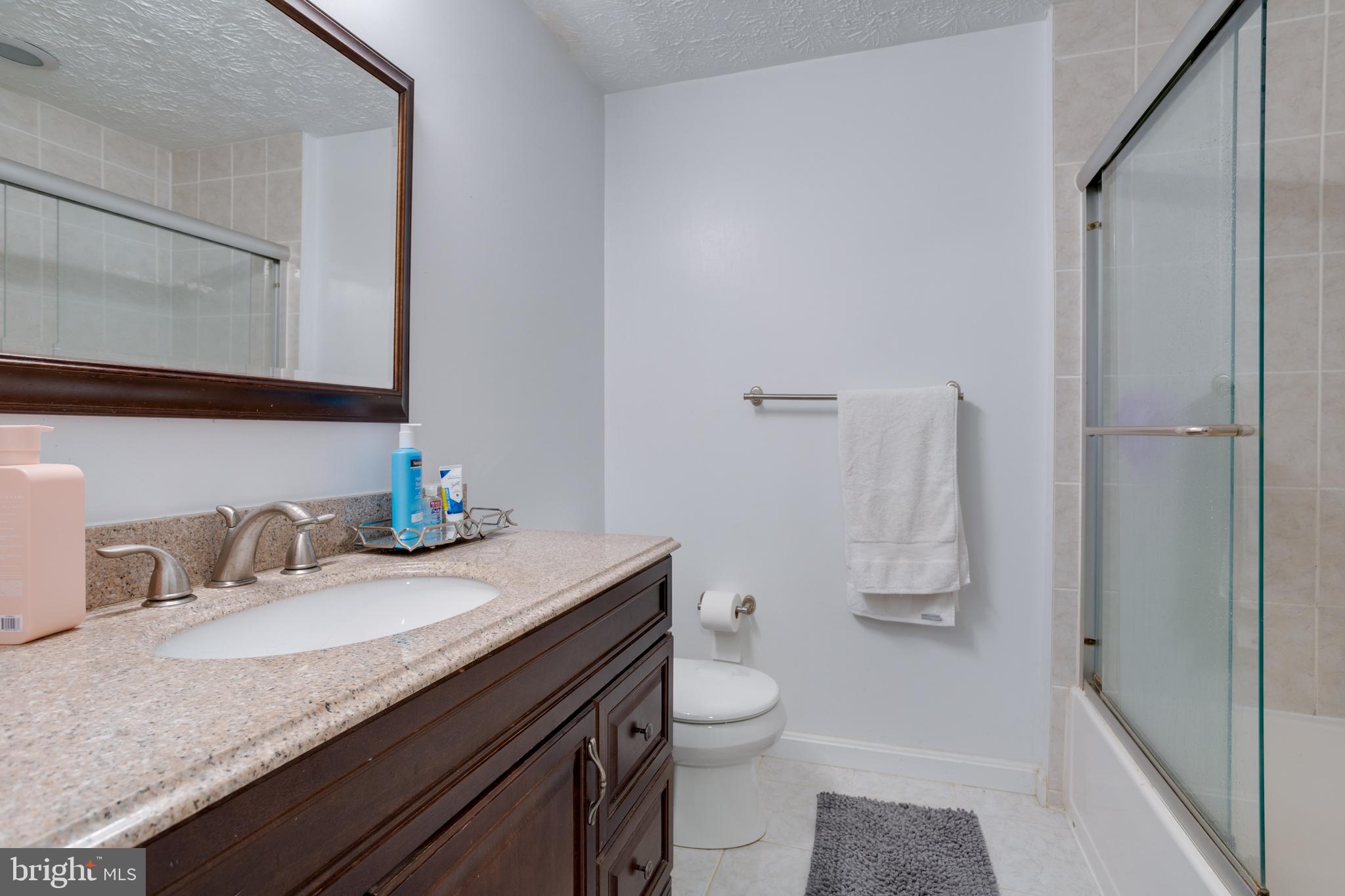 COURTS OF TYSONS - Residential Lease