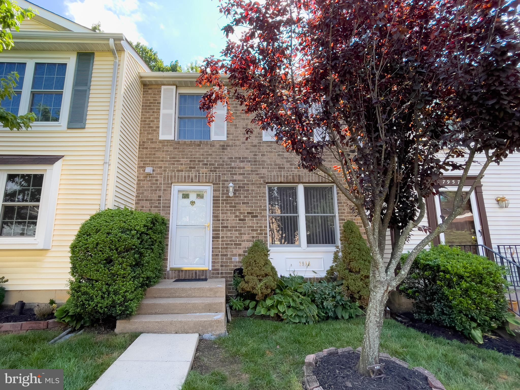 COURTS OF TYSONS - Residential Lease